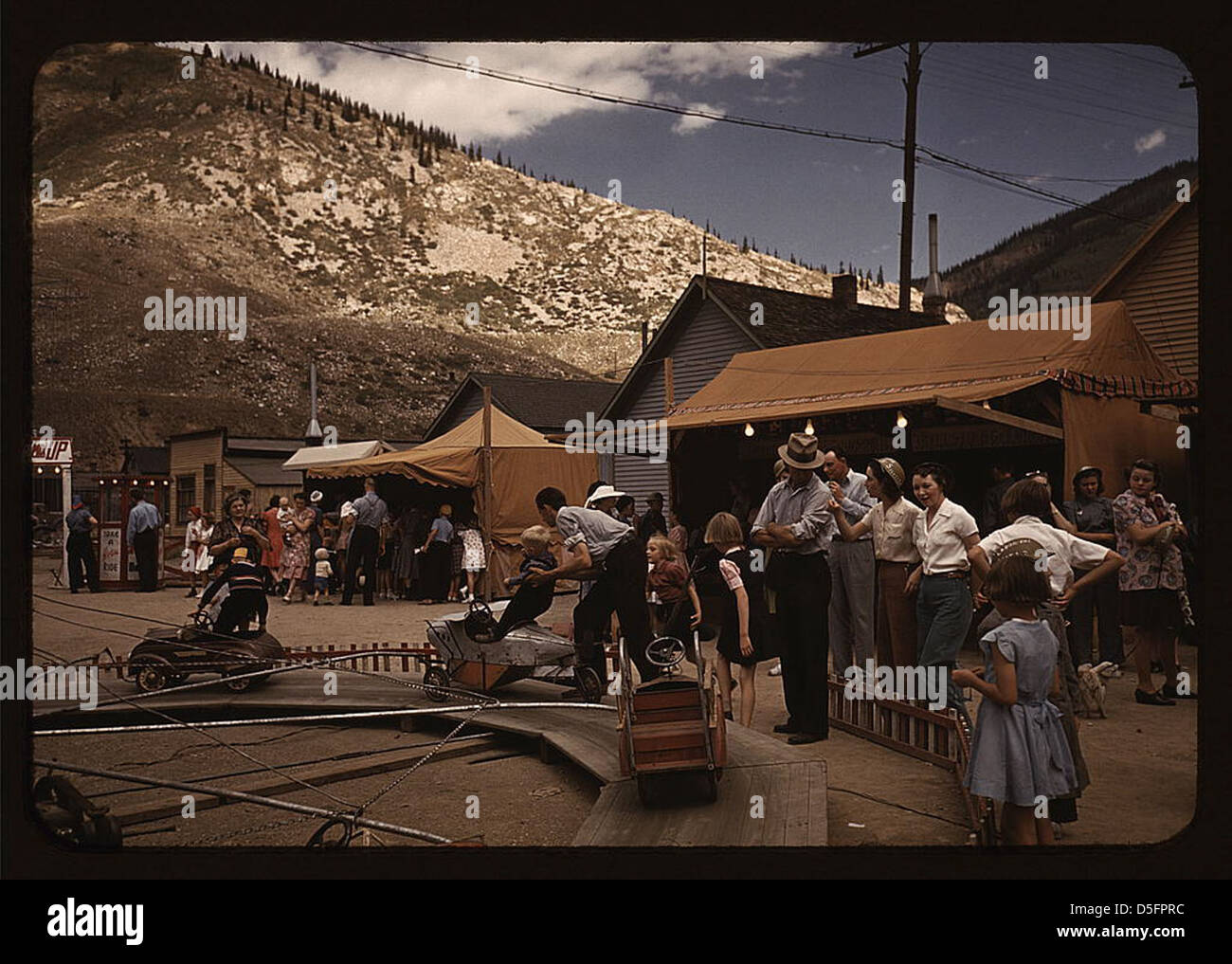 Carnival rides 1940s hi-res stock photography and images - Alamy