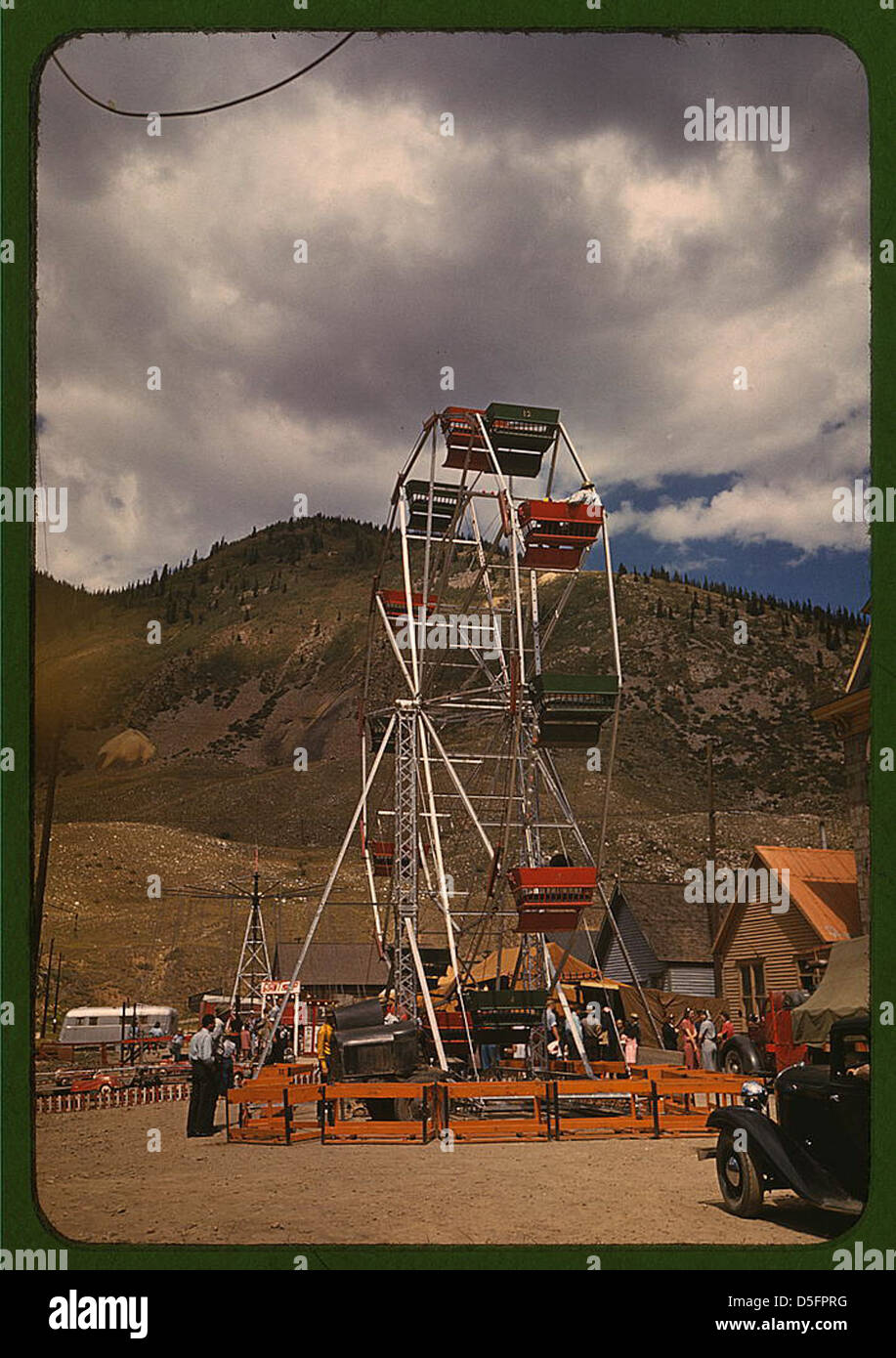 Carnival rides 1940s hi-res stock photography and images - Alamy