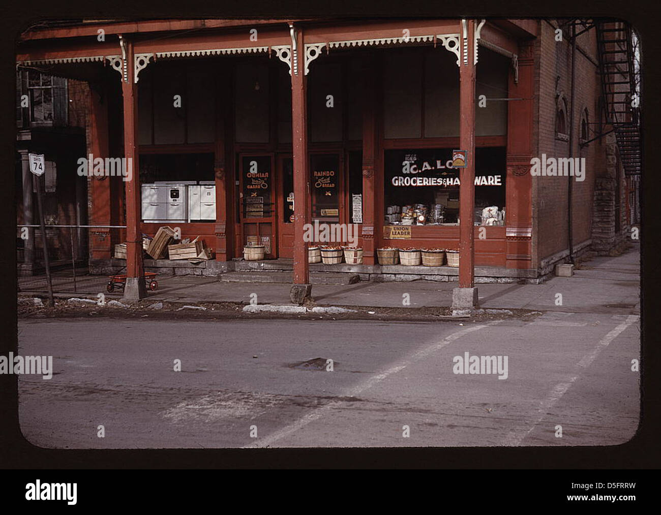 1940s grocery store hi-res stock photography and images - Alamy