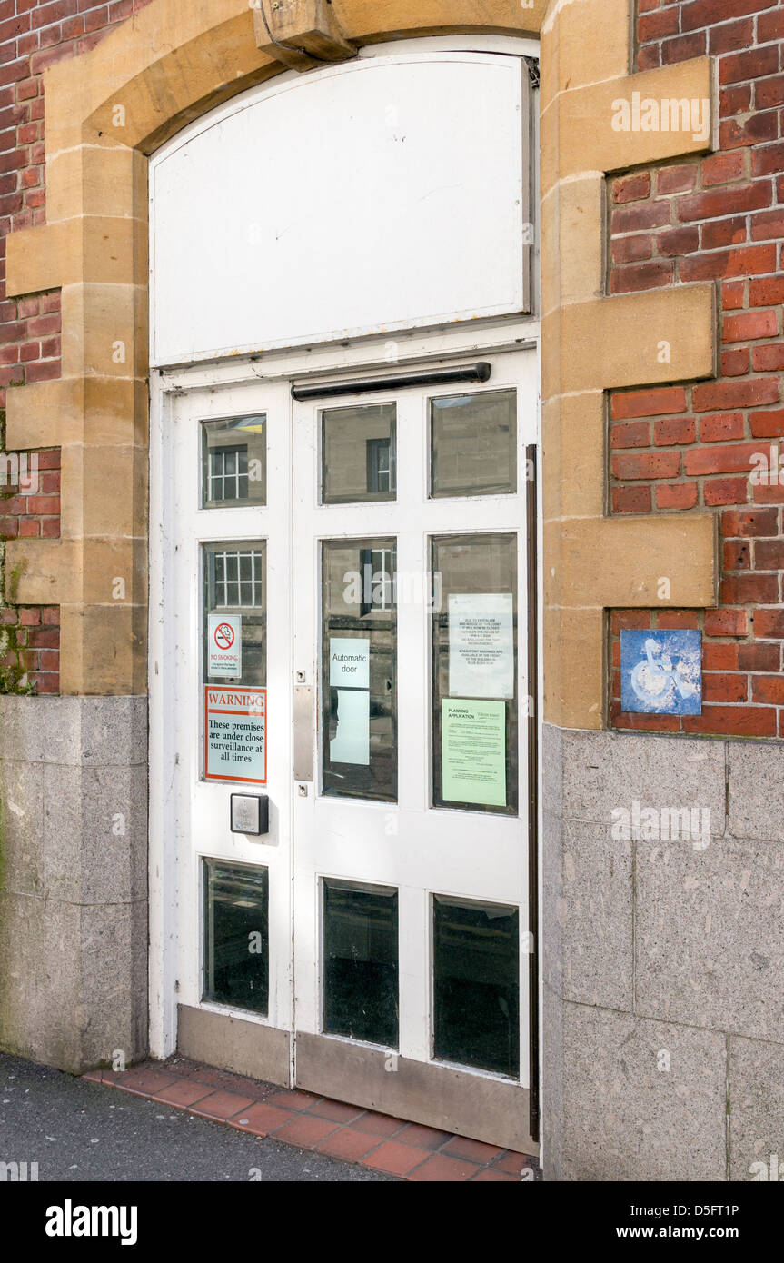 Automatic door disabled access hires stock photography and images Alamy