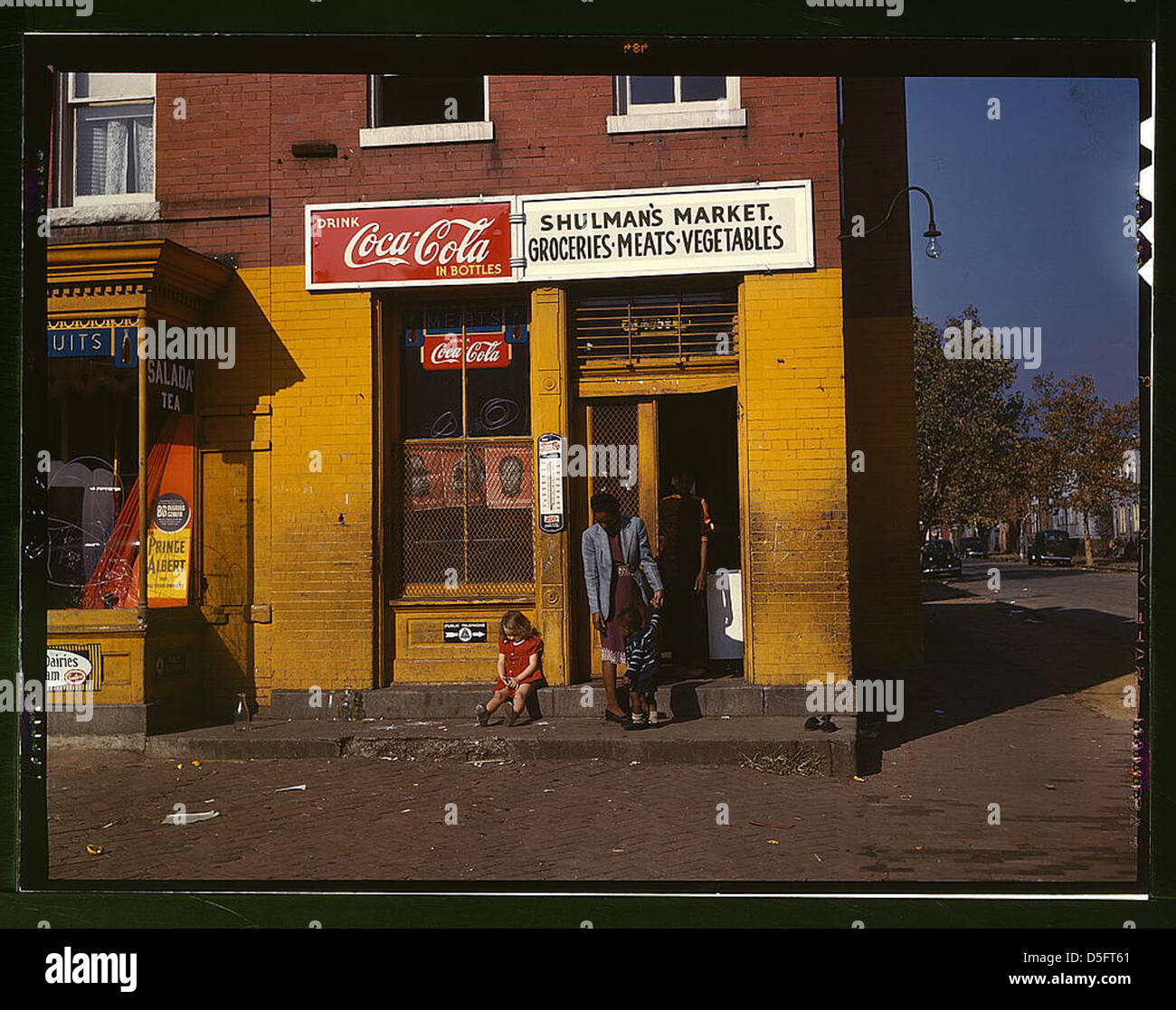 1940s grocery store hi-res stock photography and images - Alamy
