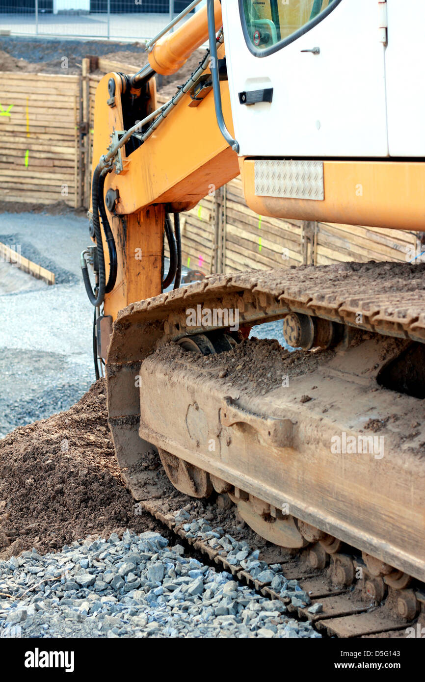 Side view excavator digger hires stock photography and images Alamy