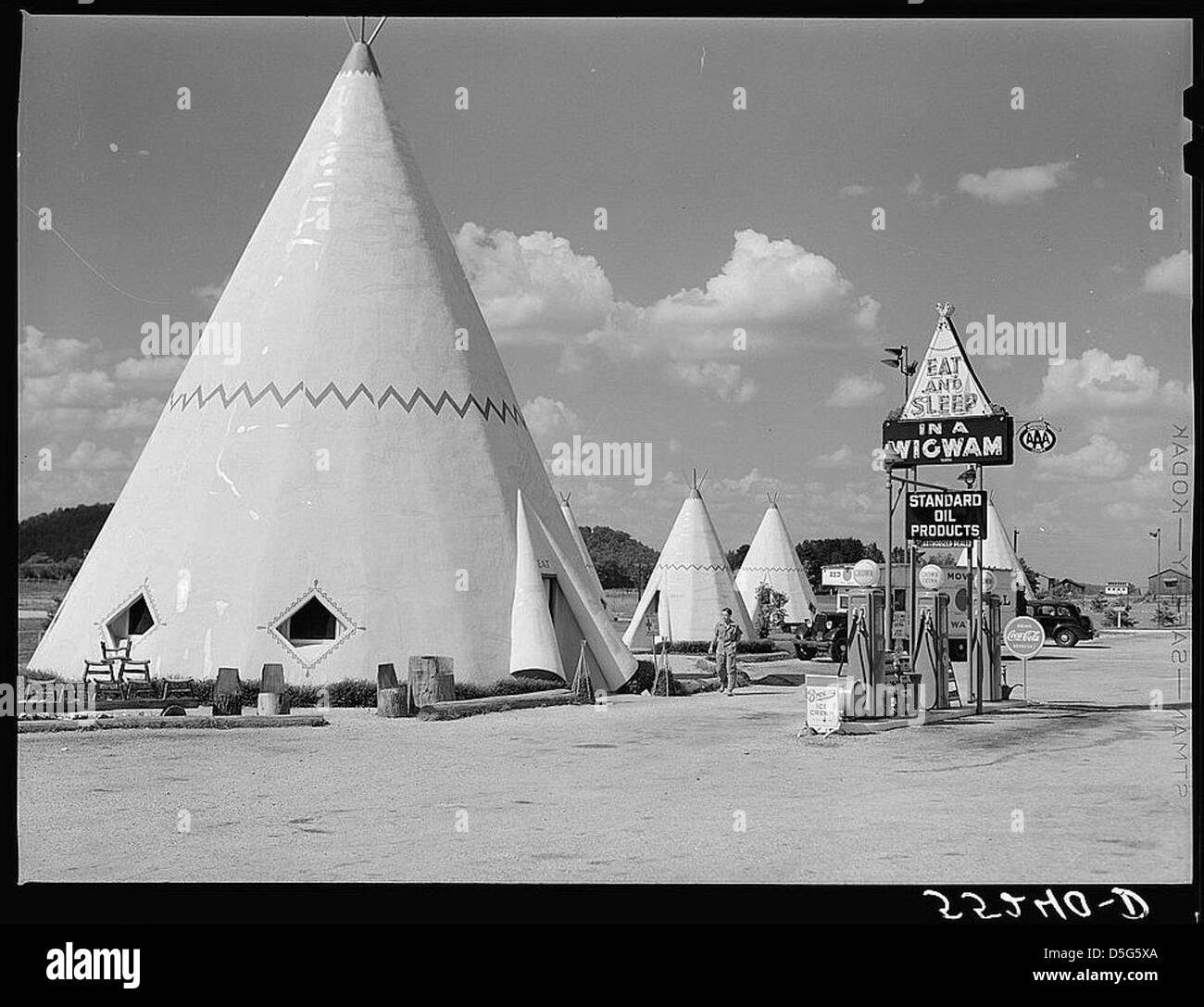 Cabins imitating the Indian teepee for tourists along highway south of Bardstown, Kentucky (LOC) Stock Photo