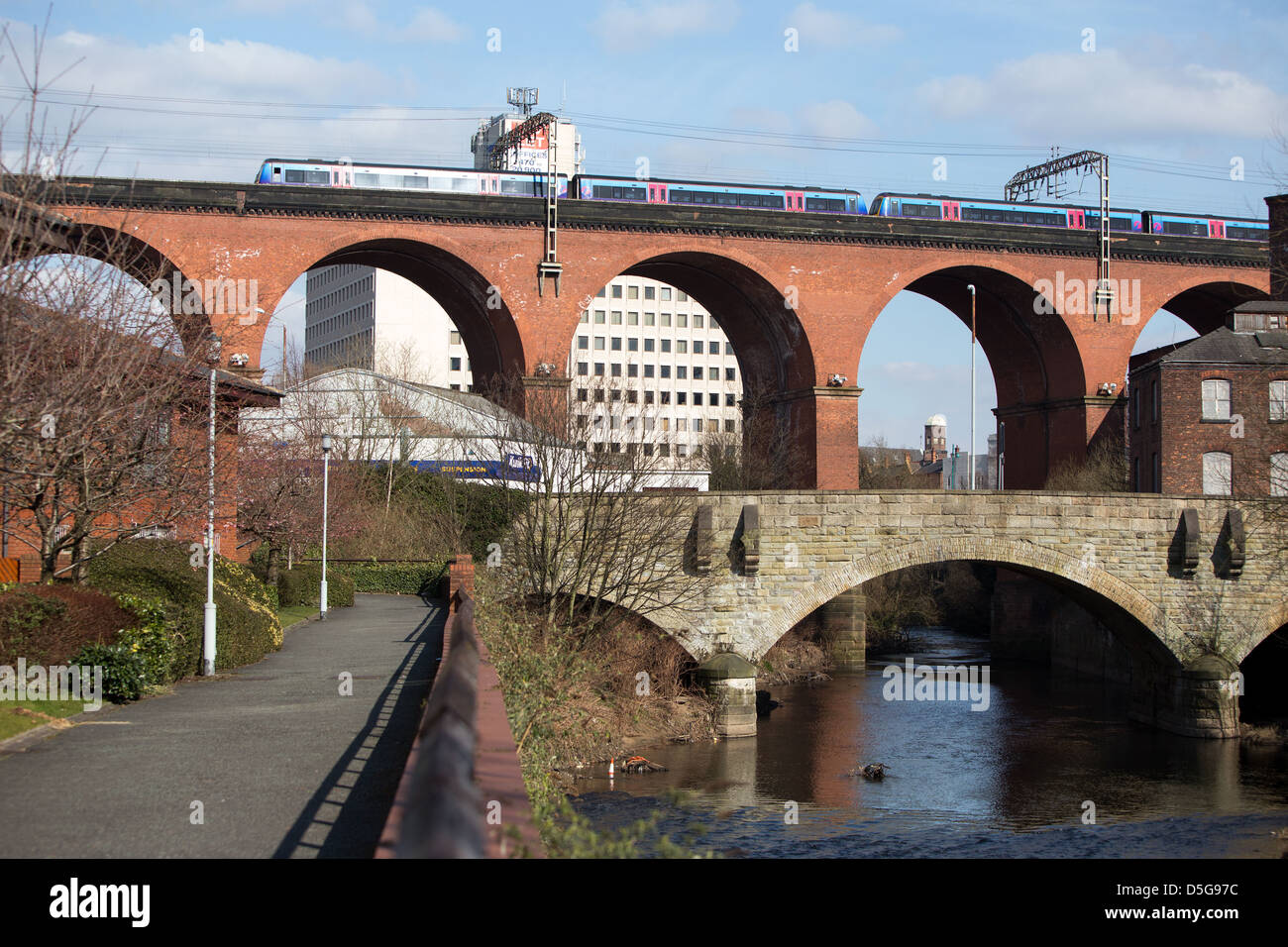 The Stockport Viaduct . The bridge carries the railway over the River Mersey in Stockport , Greater Manchester Stock Photo