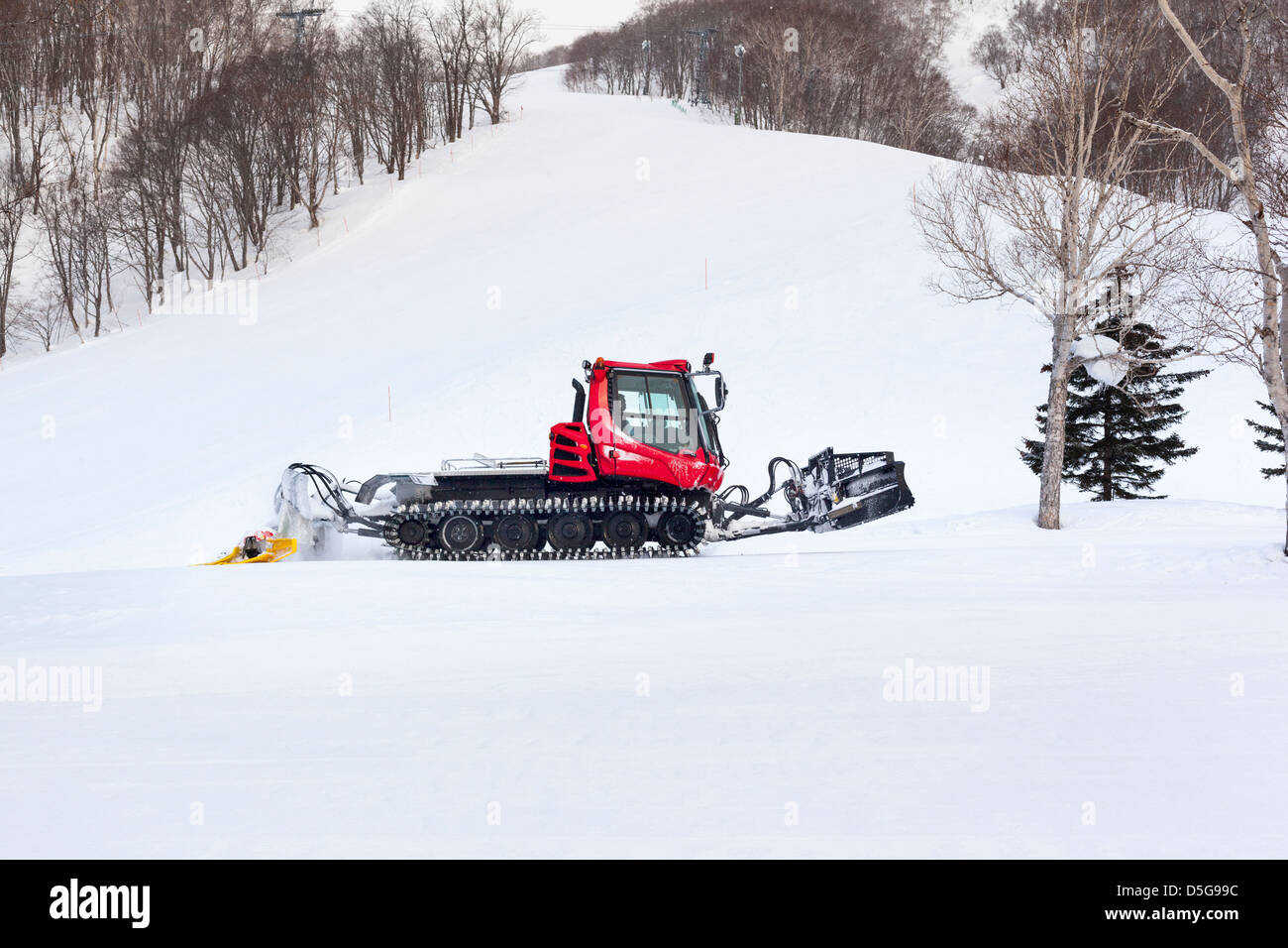 Snow groomer vehicle hires stock photography and images Alamy