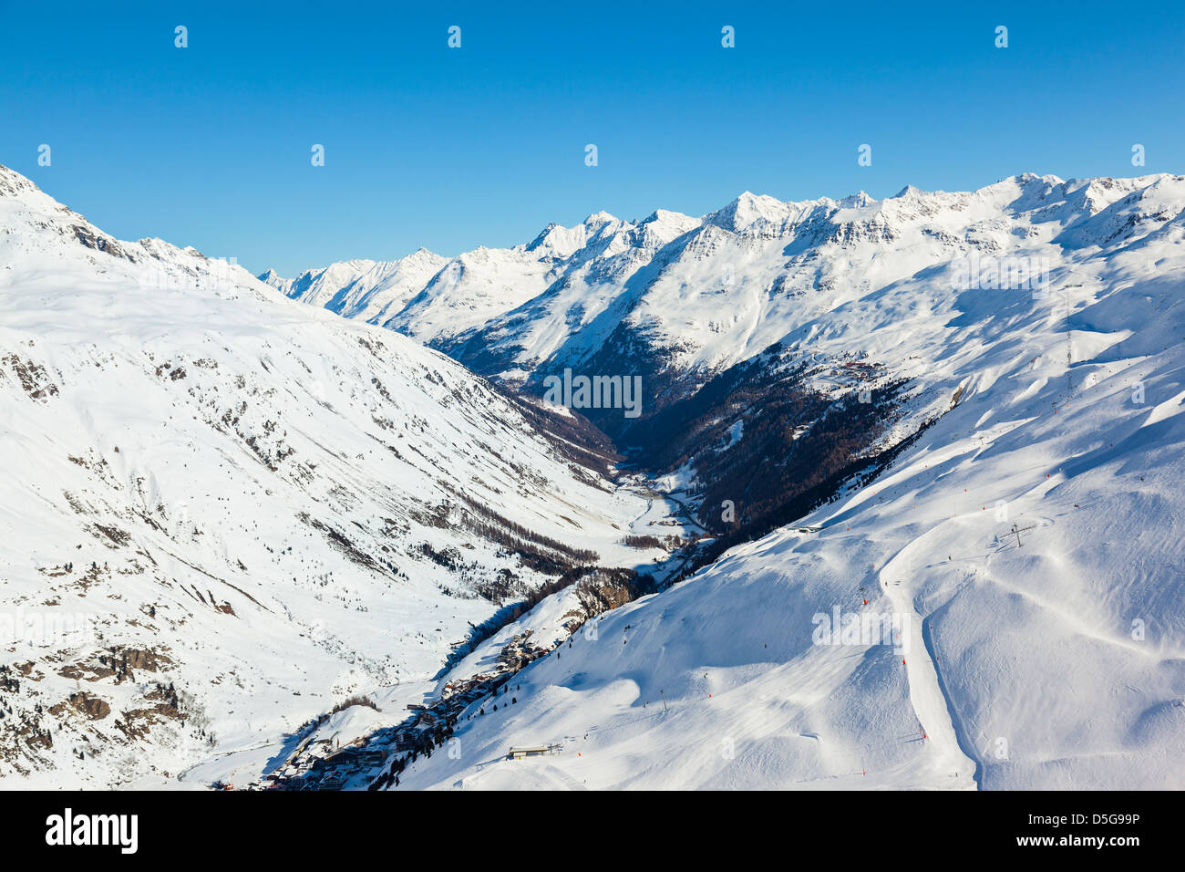 Winter view of the Otztal Alps and Gurgler Valley from Hohe Mut a mountain ridge above Obergurgl in Tyrol, Austria Stock Photo