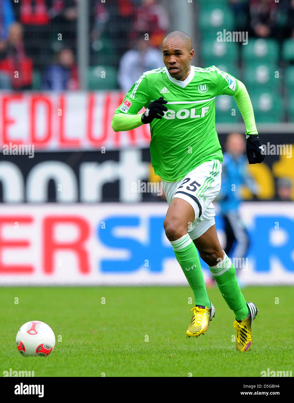 Wolfsburg S Naldo In Action During The Bundesliga Match Vfl Wolfsburg Stock Photo Alamy