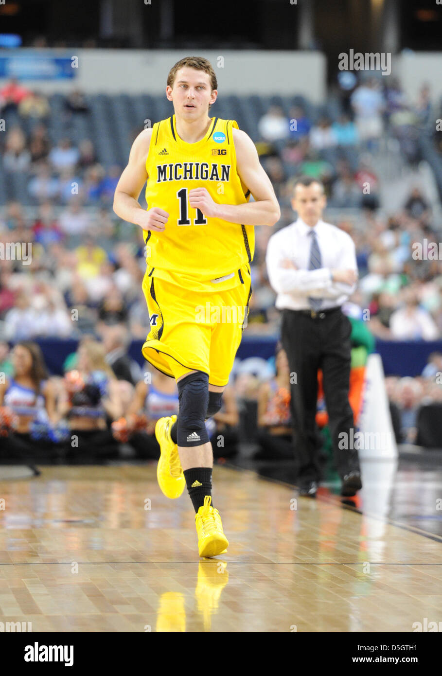 Nik stauskas michigan jersey cheap