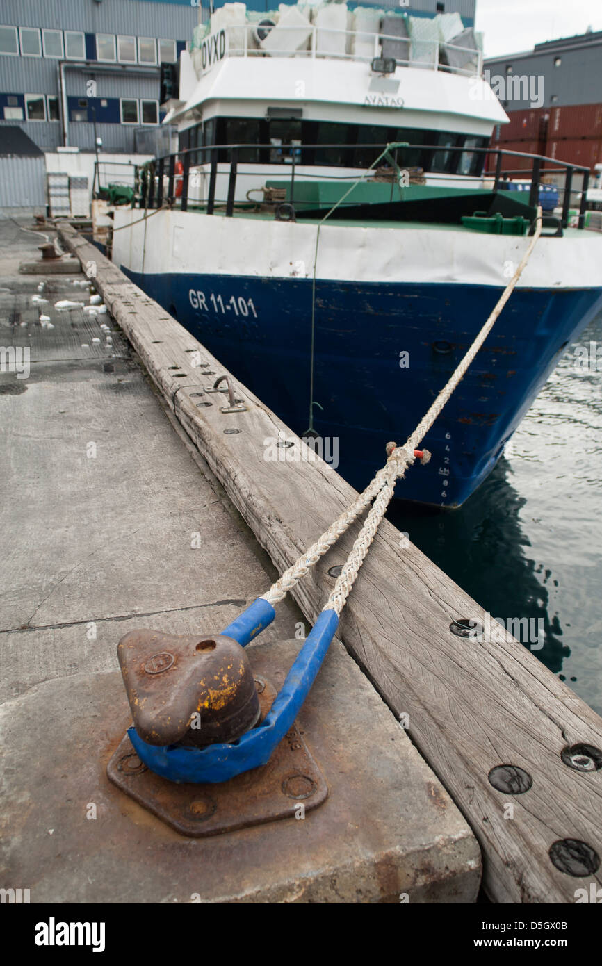 Boat mooring, Ilulissat harbour, Ilulissat (Jakobshavn), Greenland Stock Photo