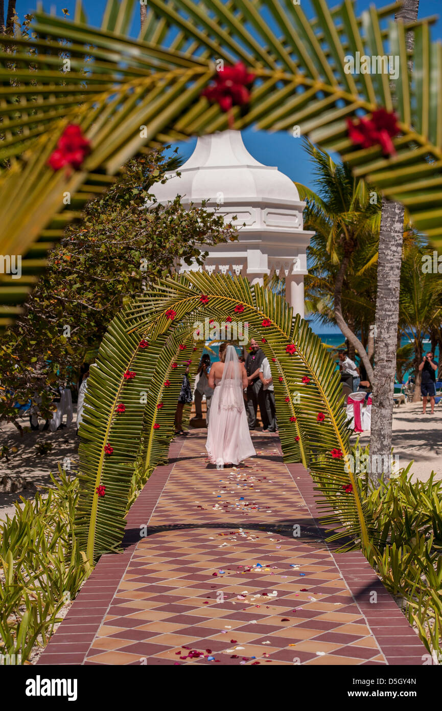 Dominican Republic, Punta Cana, Higuey, Bavaro, Riu Palace, wedding gazebo, bride Stock Photo