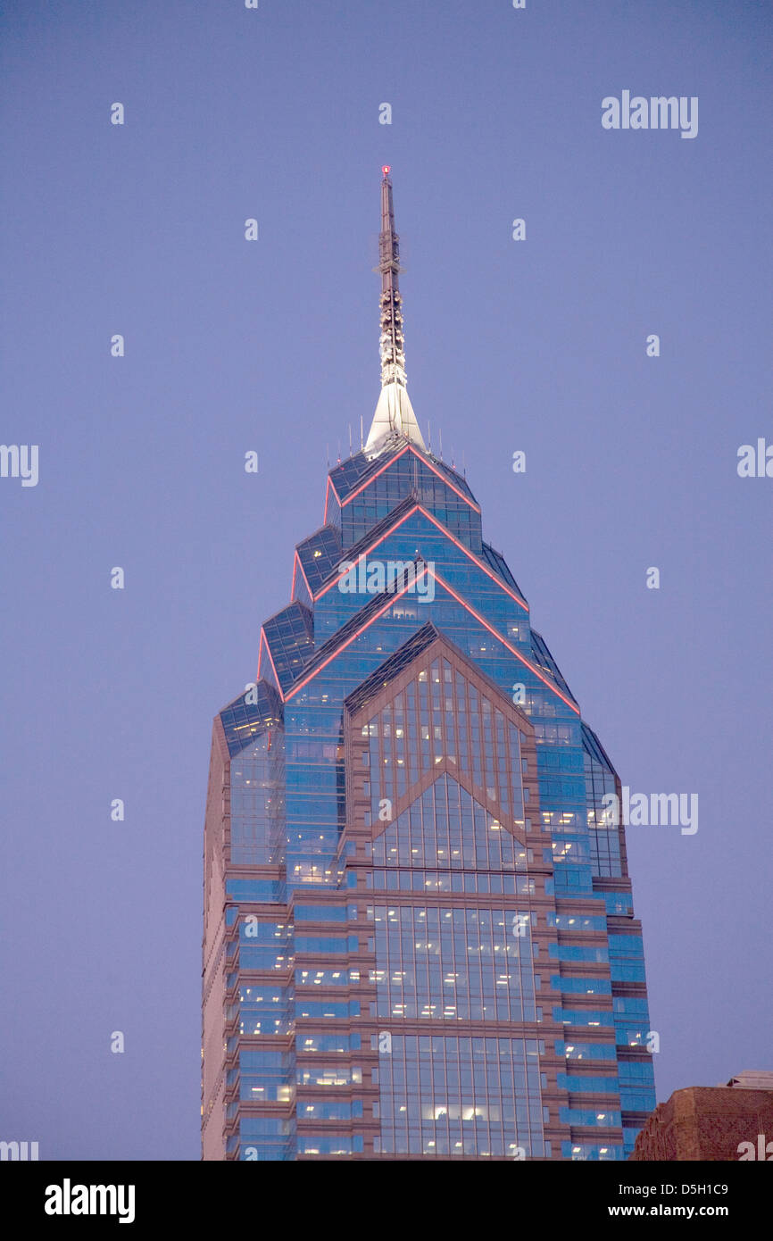 Liberty Place skyscrapper at dusk, Philadelphia, PA., USA Stock Photo
