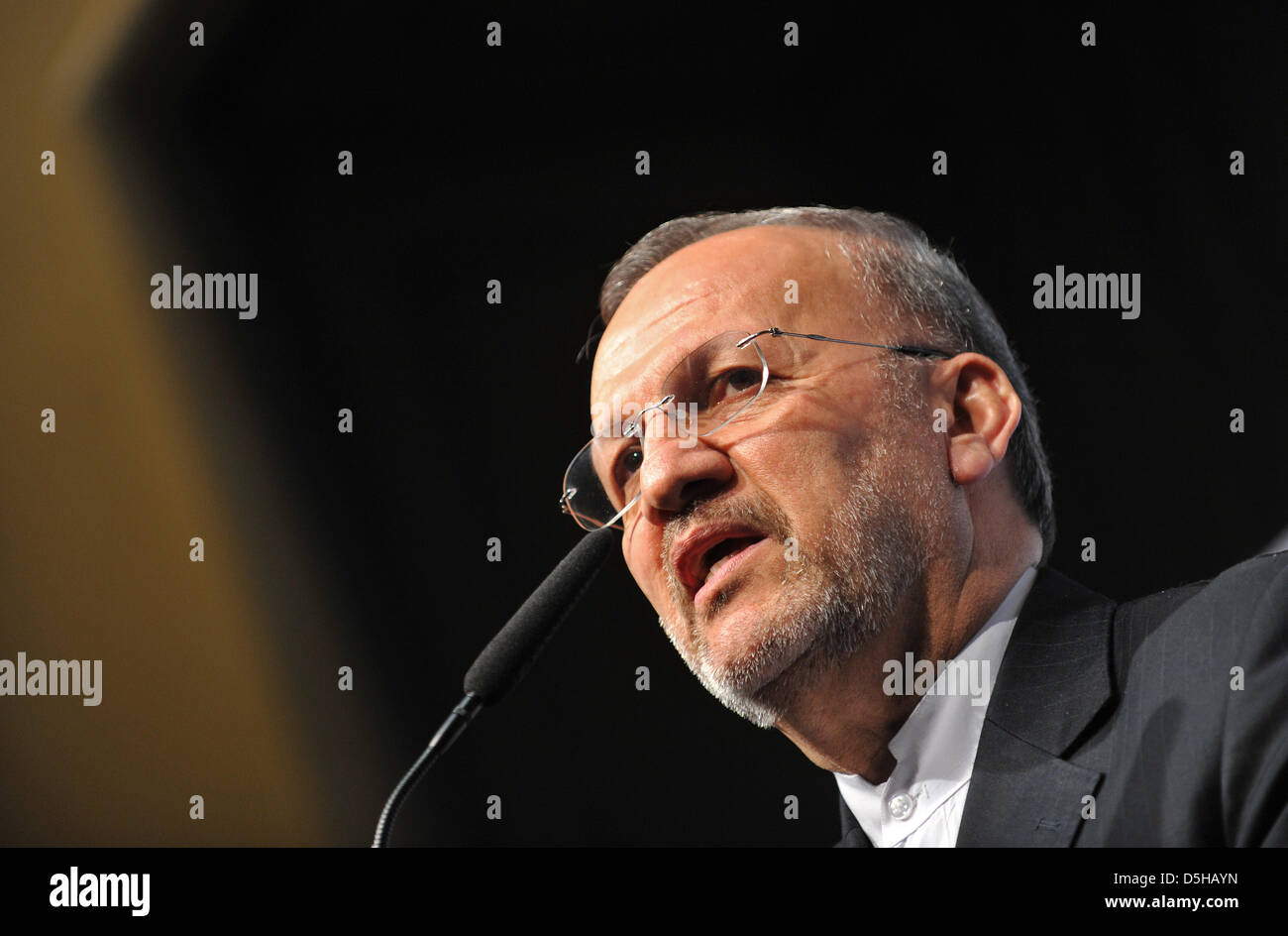 ranian Foreign Minister Manuchehr Mottaki speaks at the Munich Security