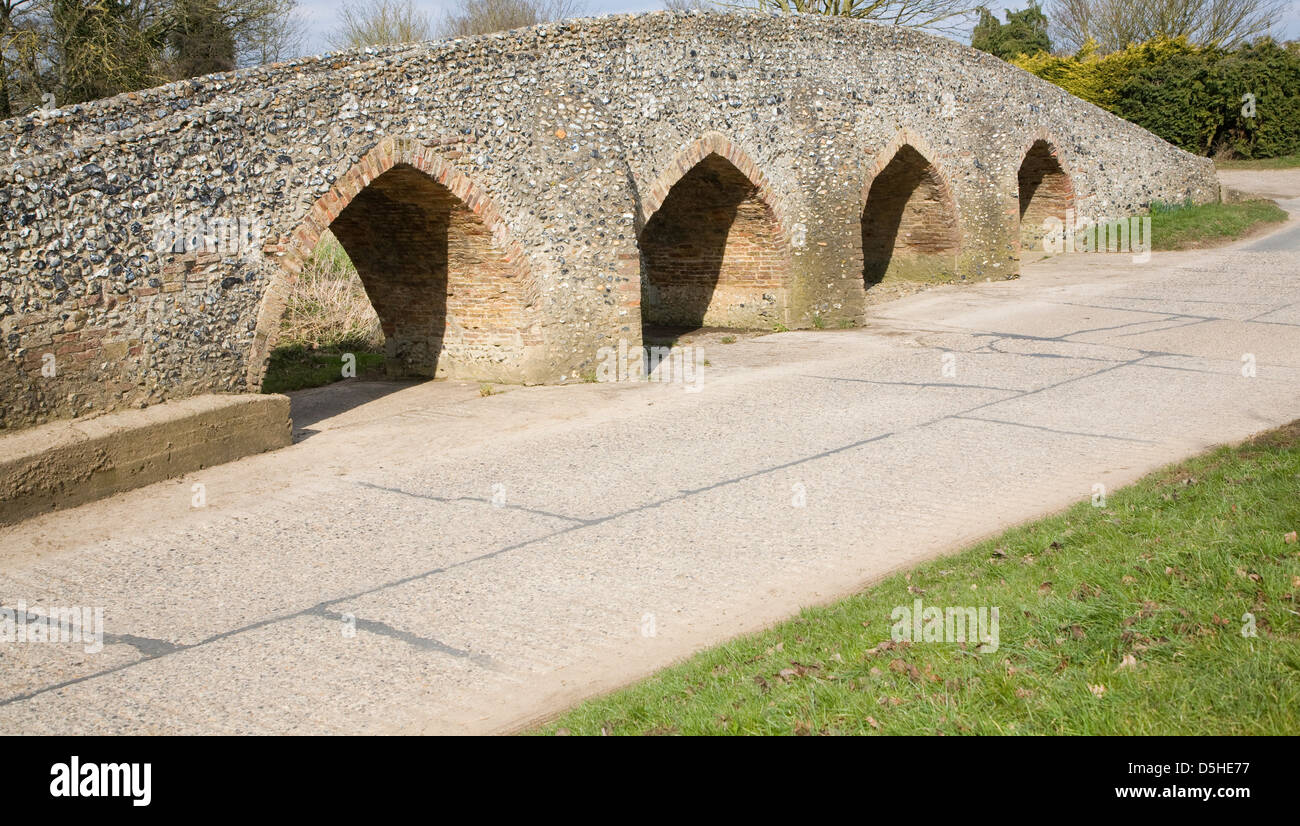 Medieval packhorse bridge at Moulton, Suffolk, England Stock Photo Alamy