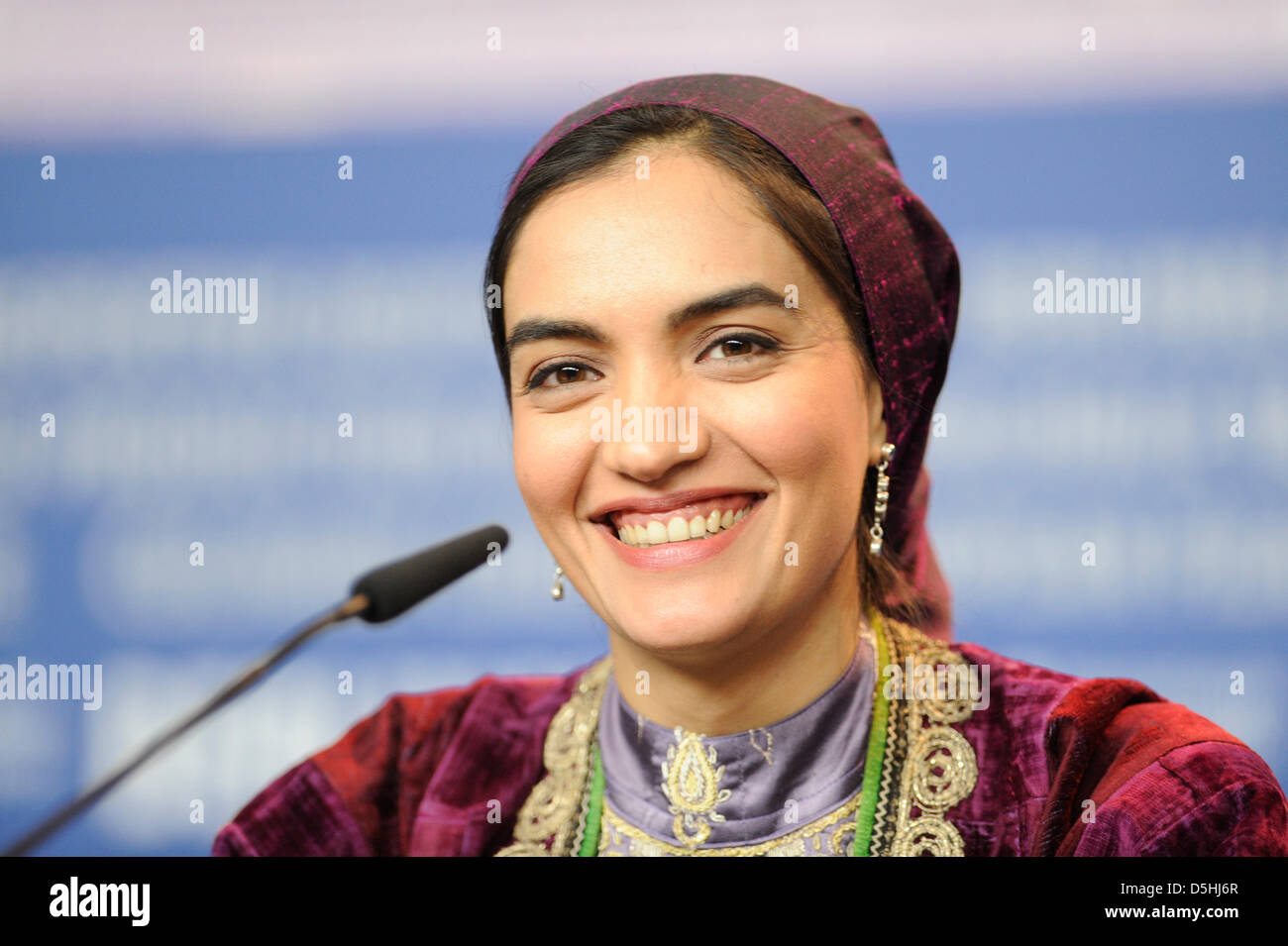 Communication on this topic: Mitra Hajjar, mitra-hajjar/ Communication on this topic: Neelo, mitra-hajjar/