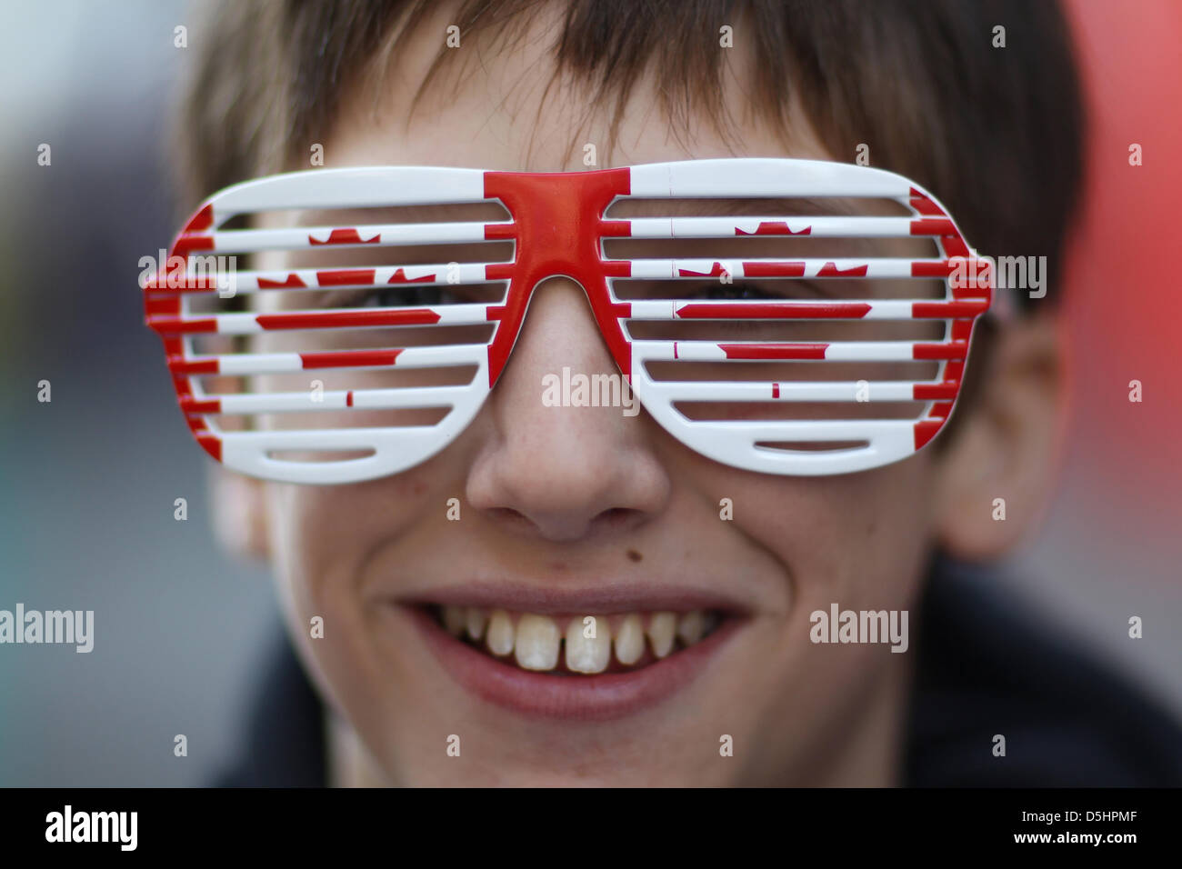 canadian flag sunglasses