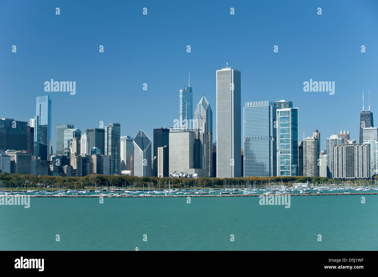 LAKE SHORE SKYLINE DOWNTOWN CHICAGO ILLINOIS USA Stock Photo - Alamy