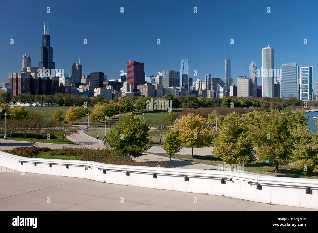 GRANT PARK LAKE SHORE SKYLINE DOWNTOWN CHICAGO ILLINOIS USA Stock Photo ...