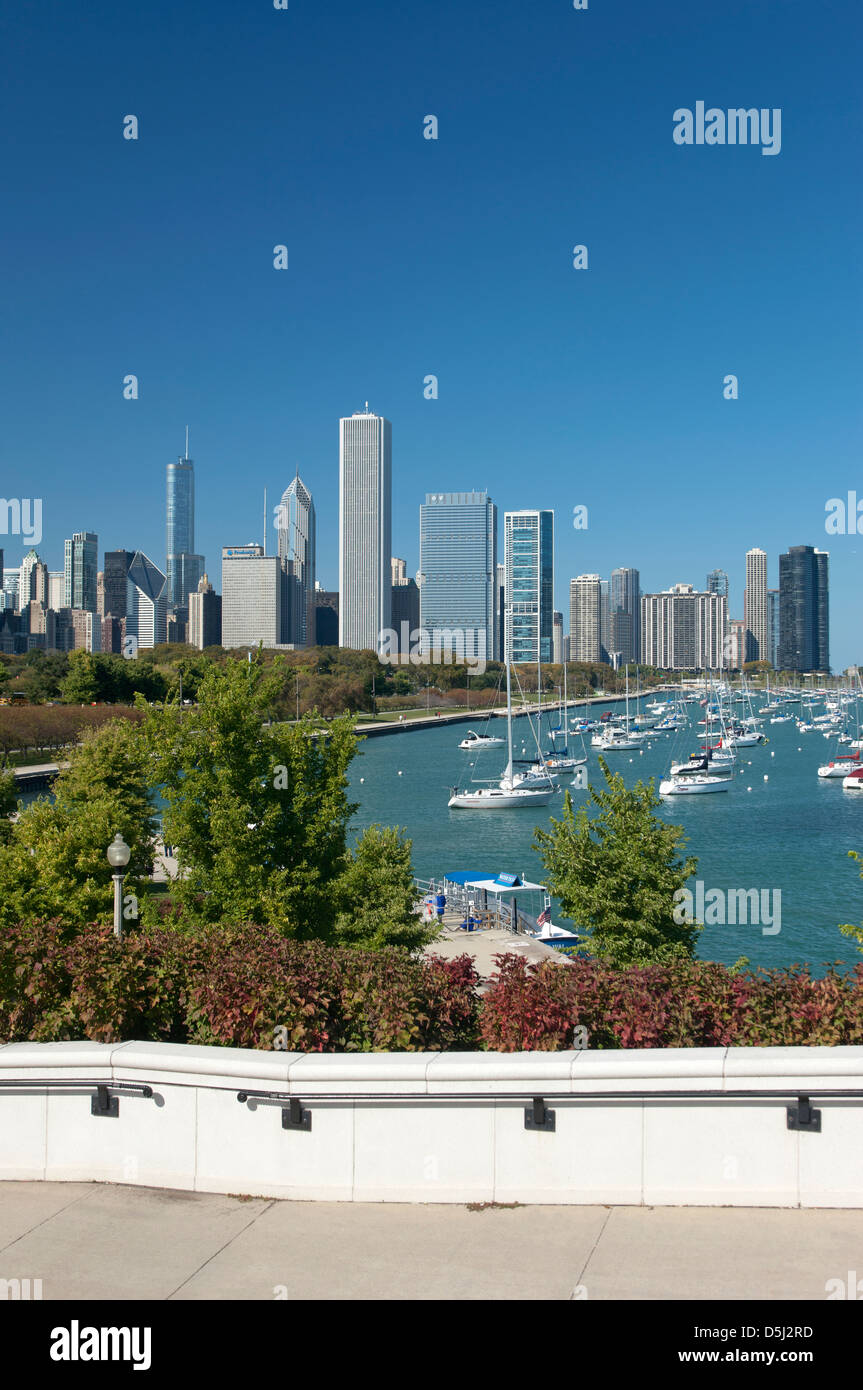 GRANT PARK LAKE SHORE SKYLINE DOWNTOWN CHICAGO ILLINOIS USA Stock Photo ...