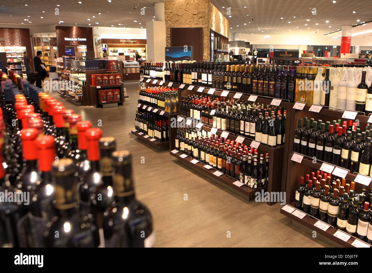 Duty free shop frankfurt airport hires stock photography and images Alamy Duty free shop frankfurt airport hires stock photography and images Alamy