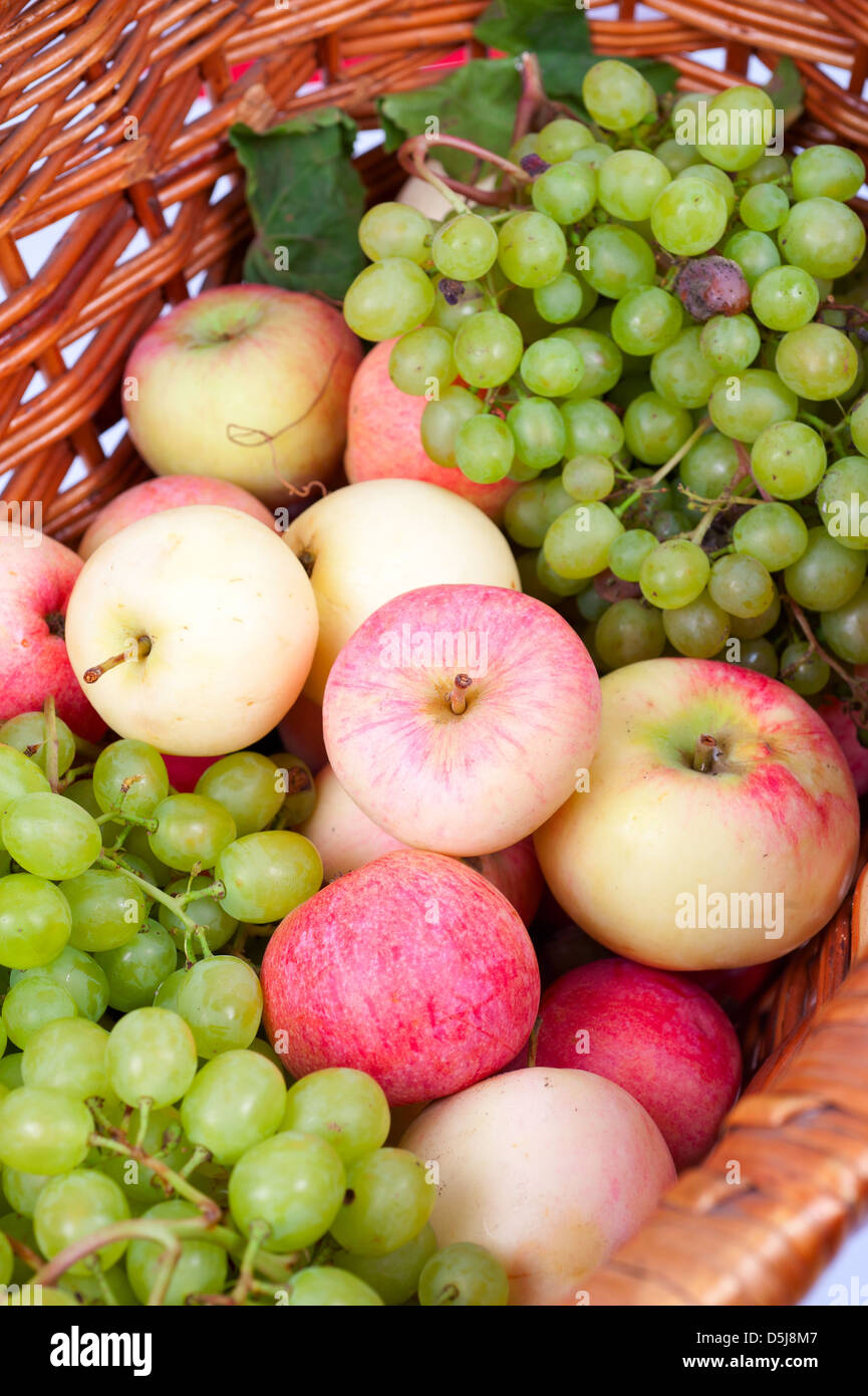 apples and grapes Stock Photo Alamy