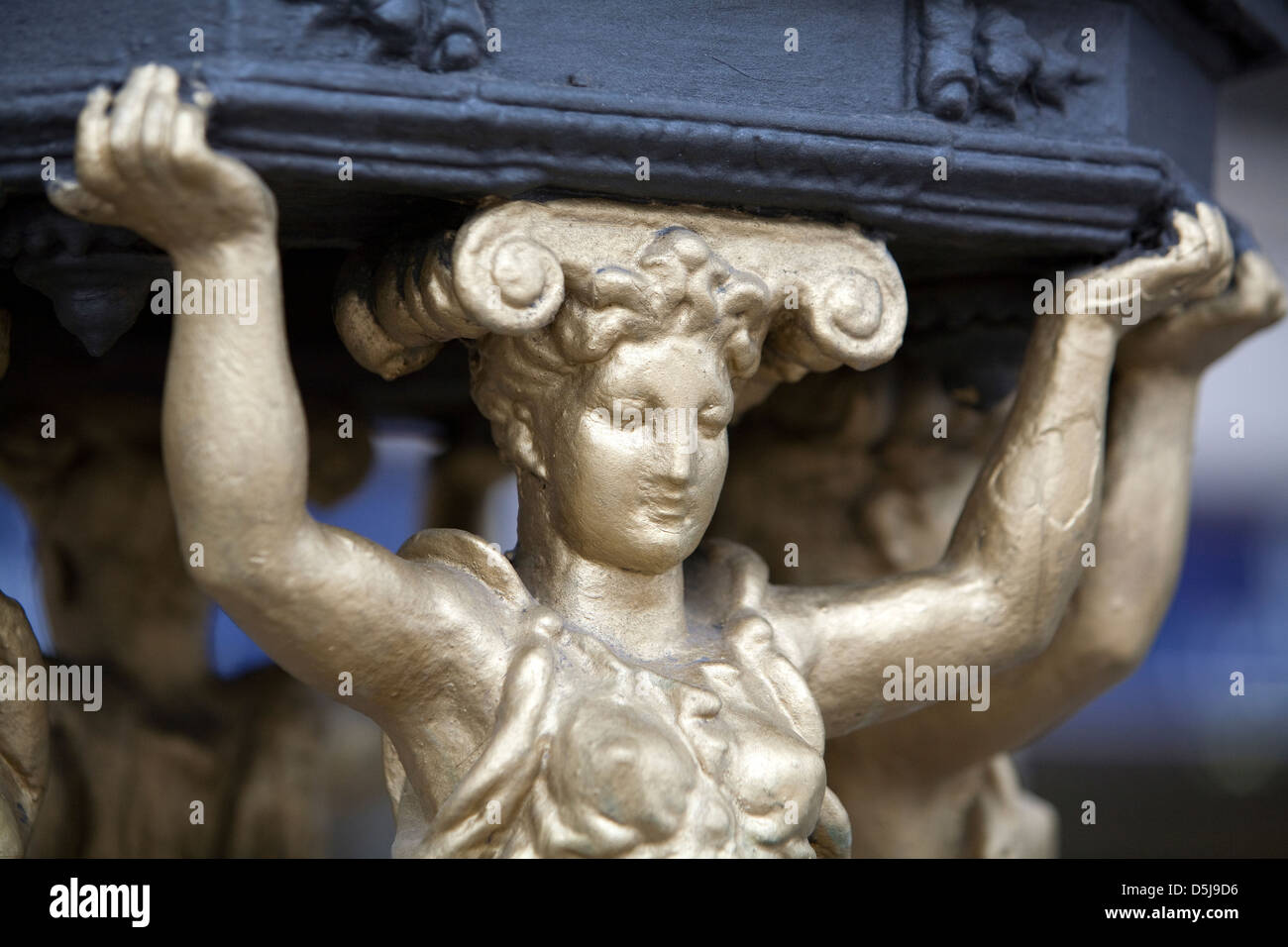 Human statue in barcelona hires stock photography and images Alamy