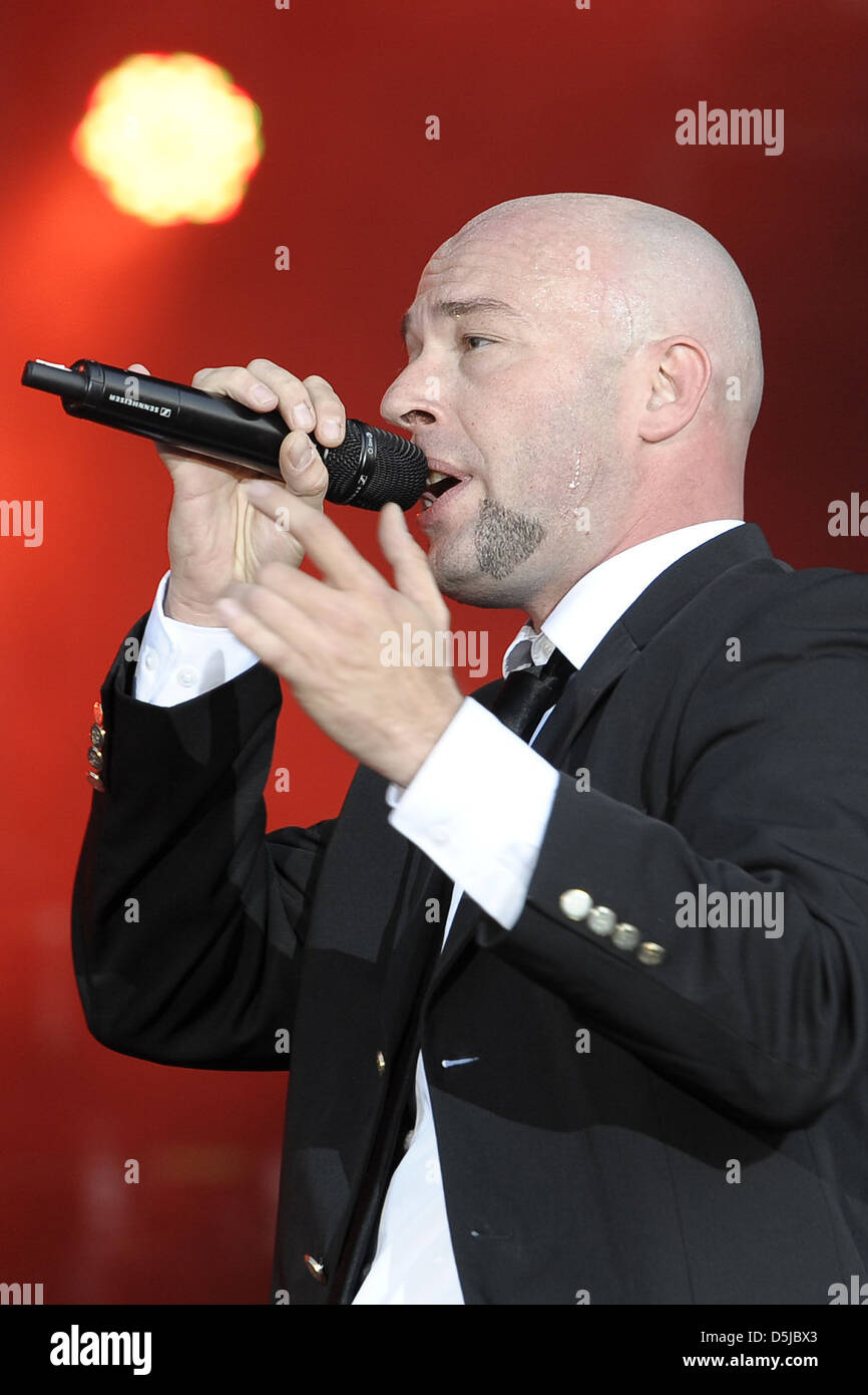 Der Graf aka Bernd Heinrich Graf of Unheilig performing live at river