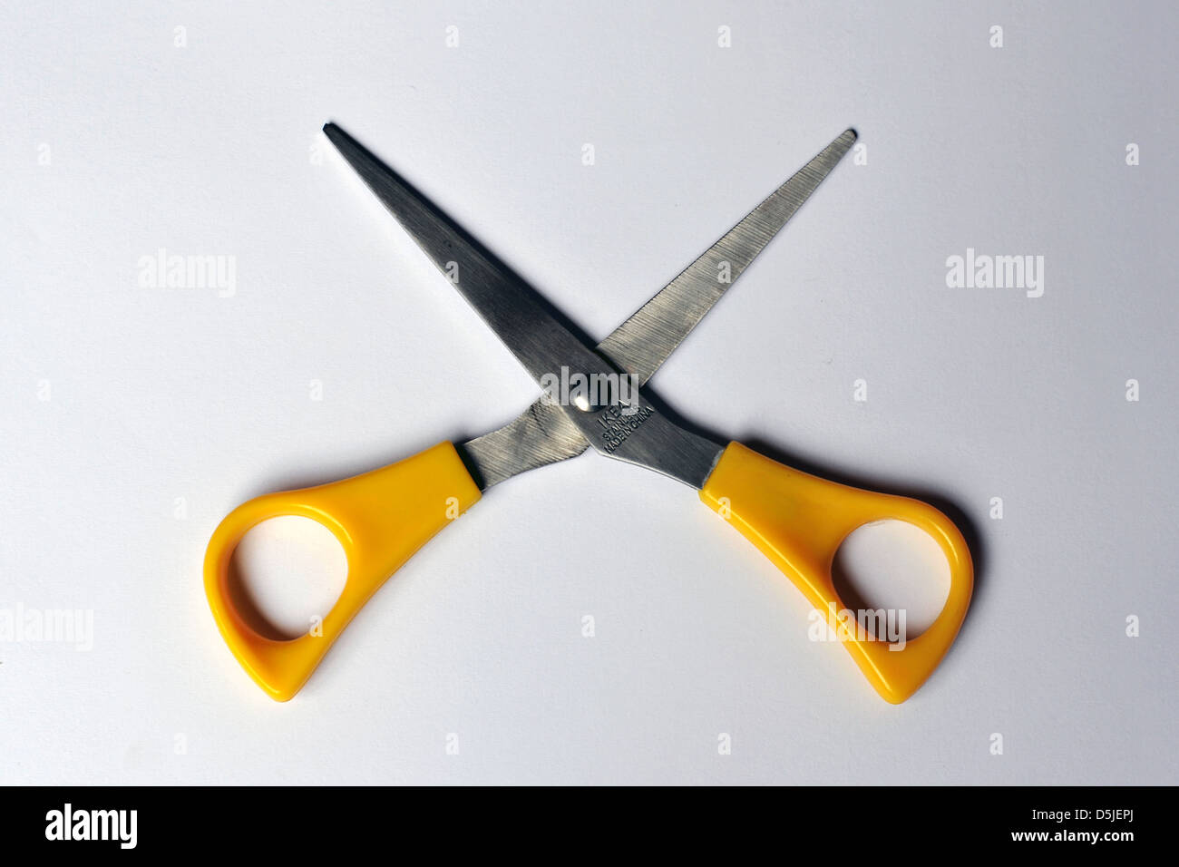 Scissors images hi-res stock photography and images - Alamy