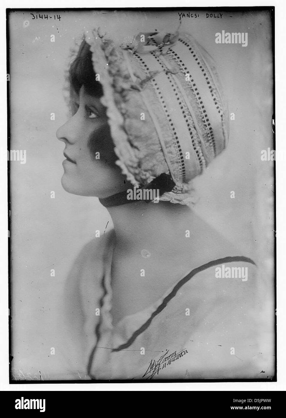 Jenny dolly hires stock photography and images Alamy