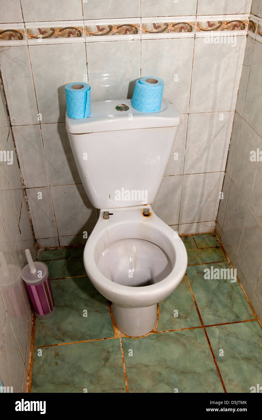 Madagascar, Ankify, Marina Hotel toilet with missing seat Stock Photo