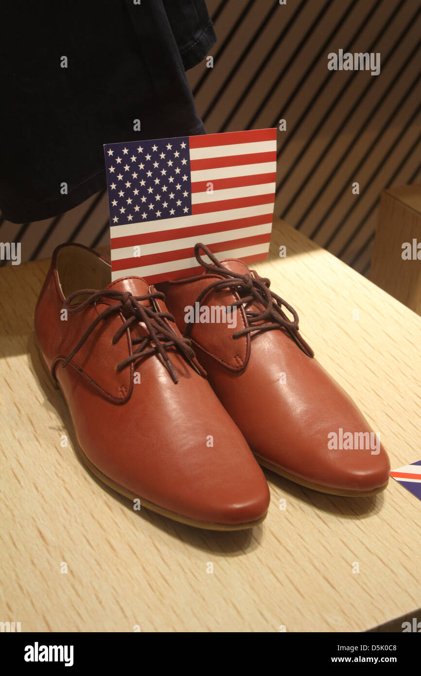 Rome shoe shopping hires stock photography and images Alamy