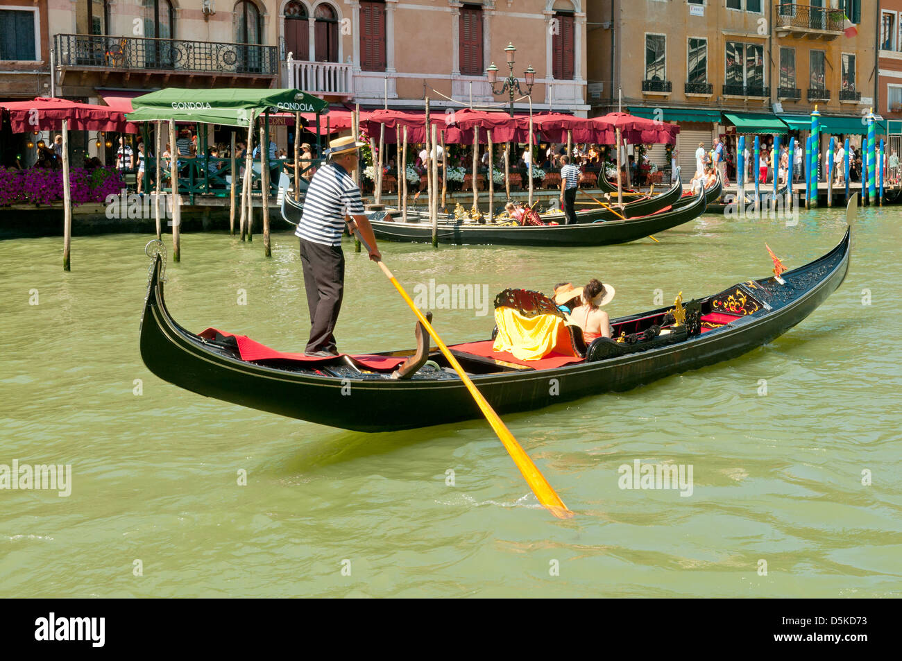 Restaurant on the grand canal hi-res stock photography and images - Alamy