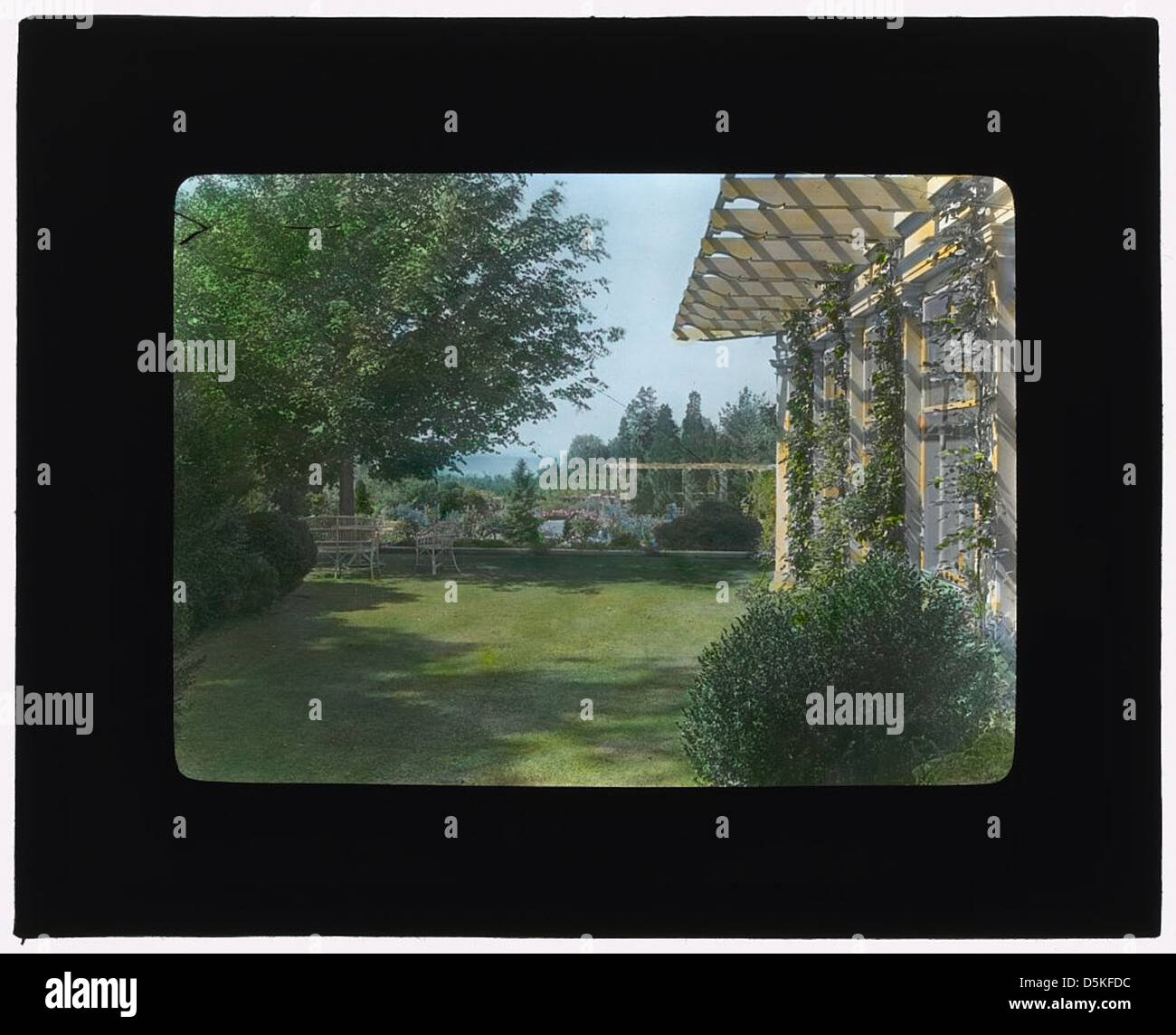 ["Welwyn," Harold Irving Pratt house, 100 Crescent Beach Road, Glen