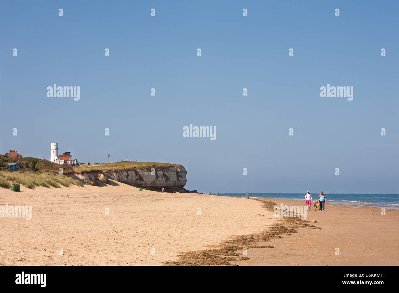 GB; UK; NORFOLK; BEACH; LIGHTHOUSE; CLIFFS; OLD HUNSTANTON; BLUE; SKY ...