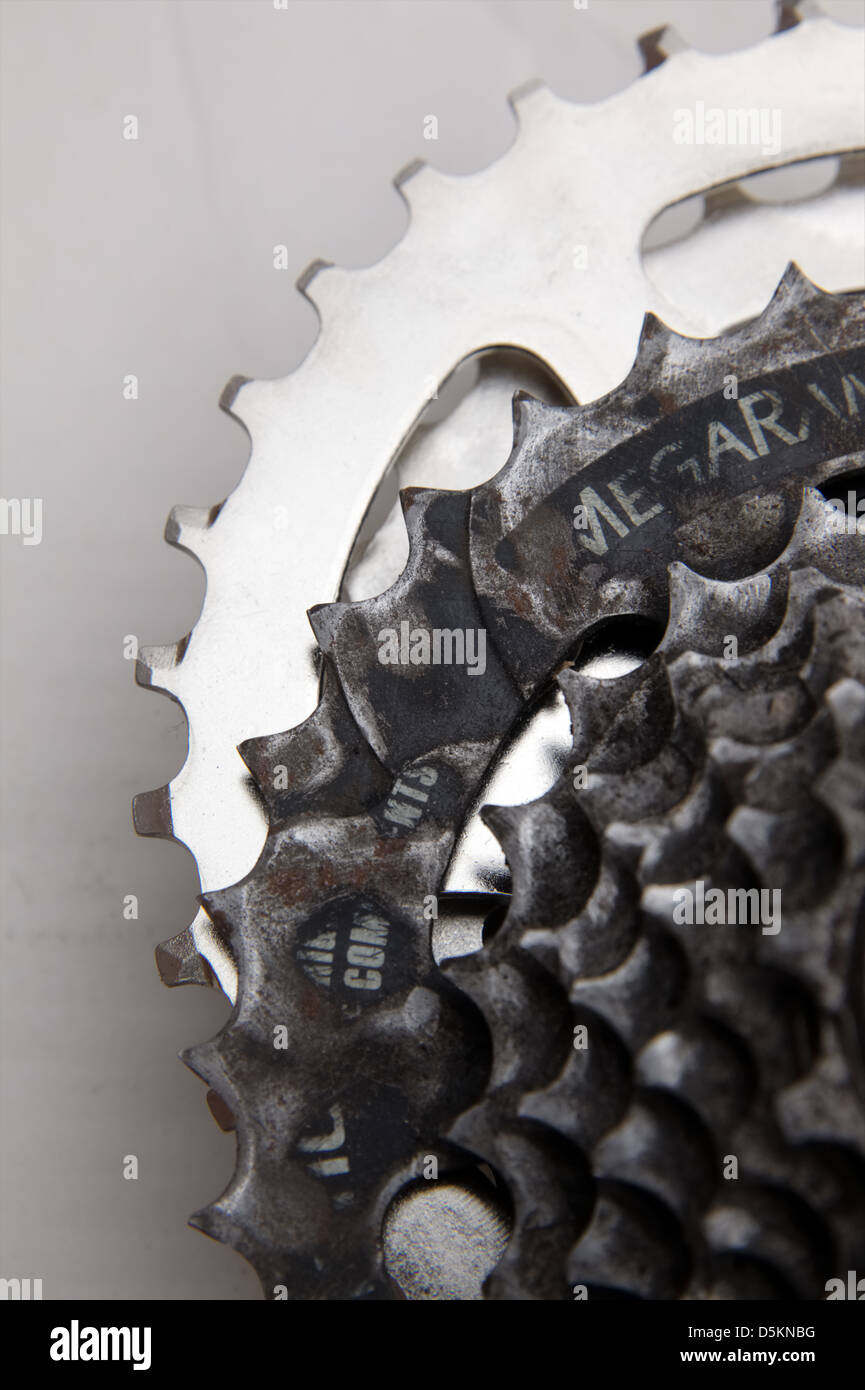 Shimano megarange 13-34 freewheel compared with new teeth on the IRD - Interloc Racing Design 14-34 Stock Photo