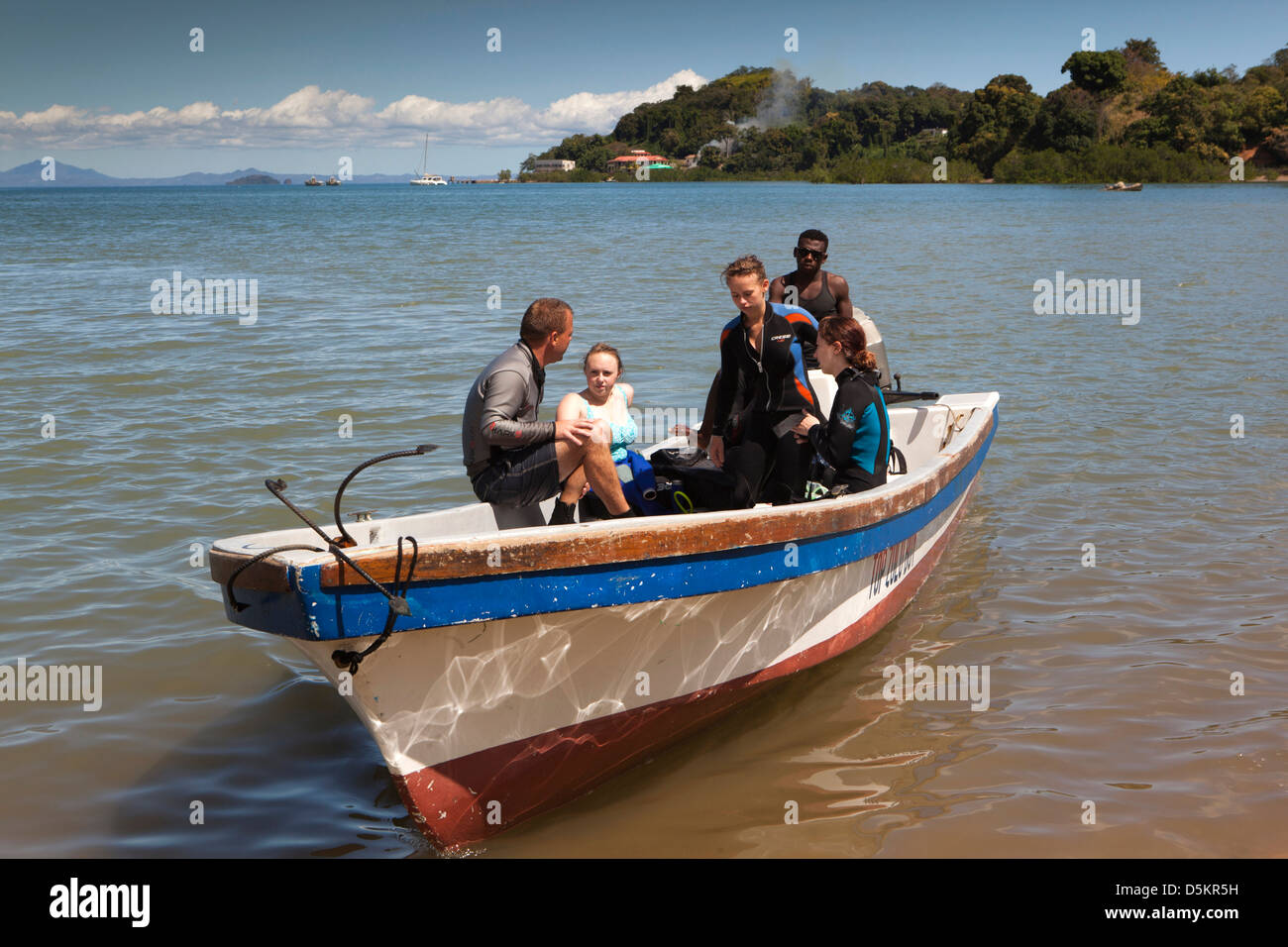 Madagascar, Nosy Be, Marodokana, Operation Wallacea students having dive boat briefing Stock Photo