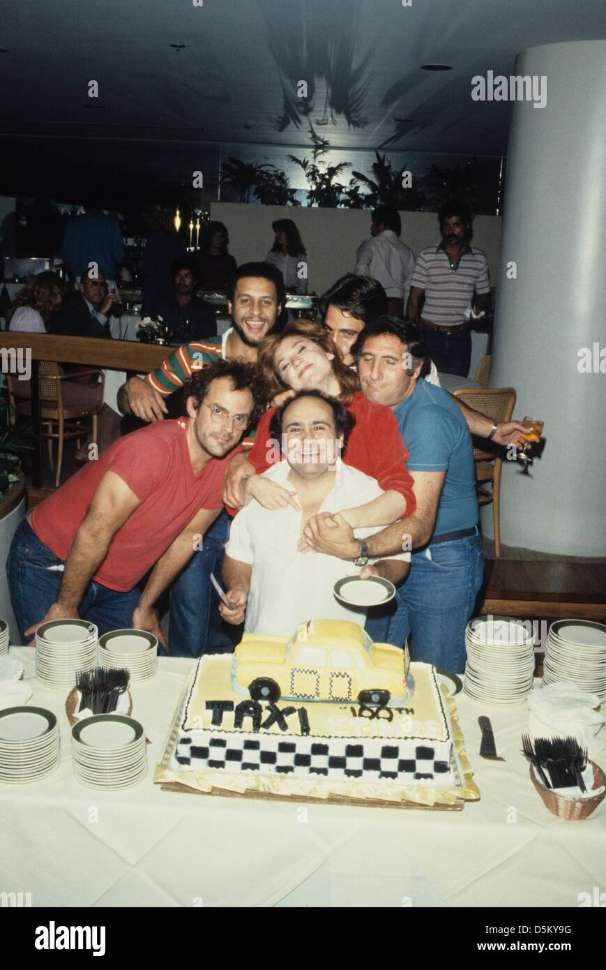 MARILU HENNER with Tony Danza , Danny DeVito and the cast of Taxi.(Credit Image: © Frank Carroll/Globe Photos/ZUMAPRESS.com) Stock Photo