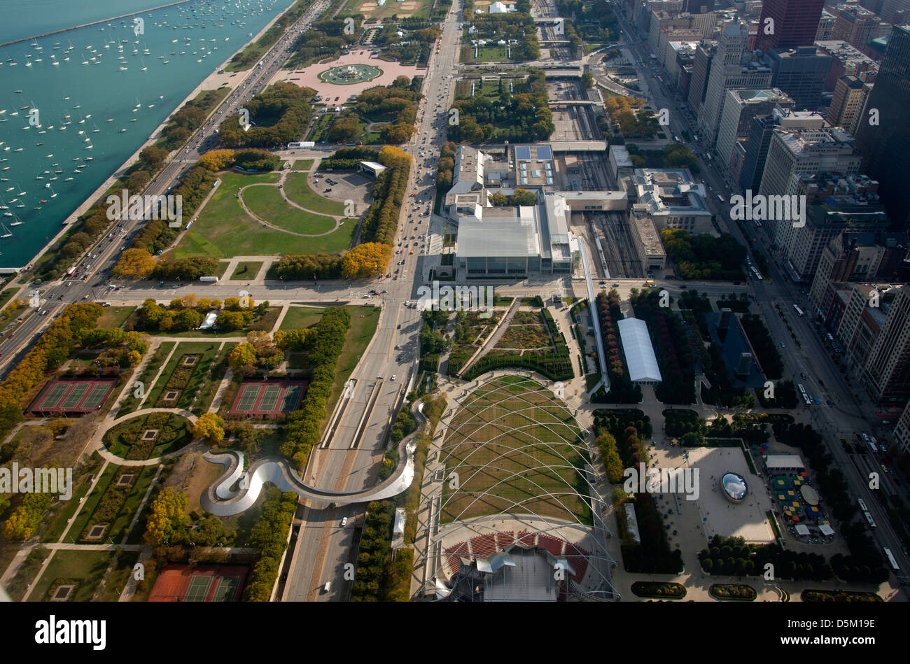 MILLENNIUM PARK IN GRANT PARK FROM MID AMERICA CLUB AT THE AON CENTER