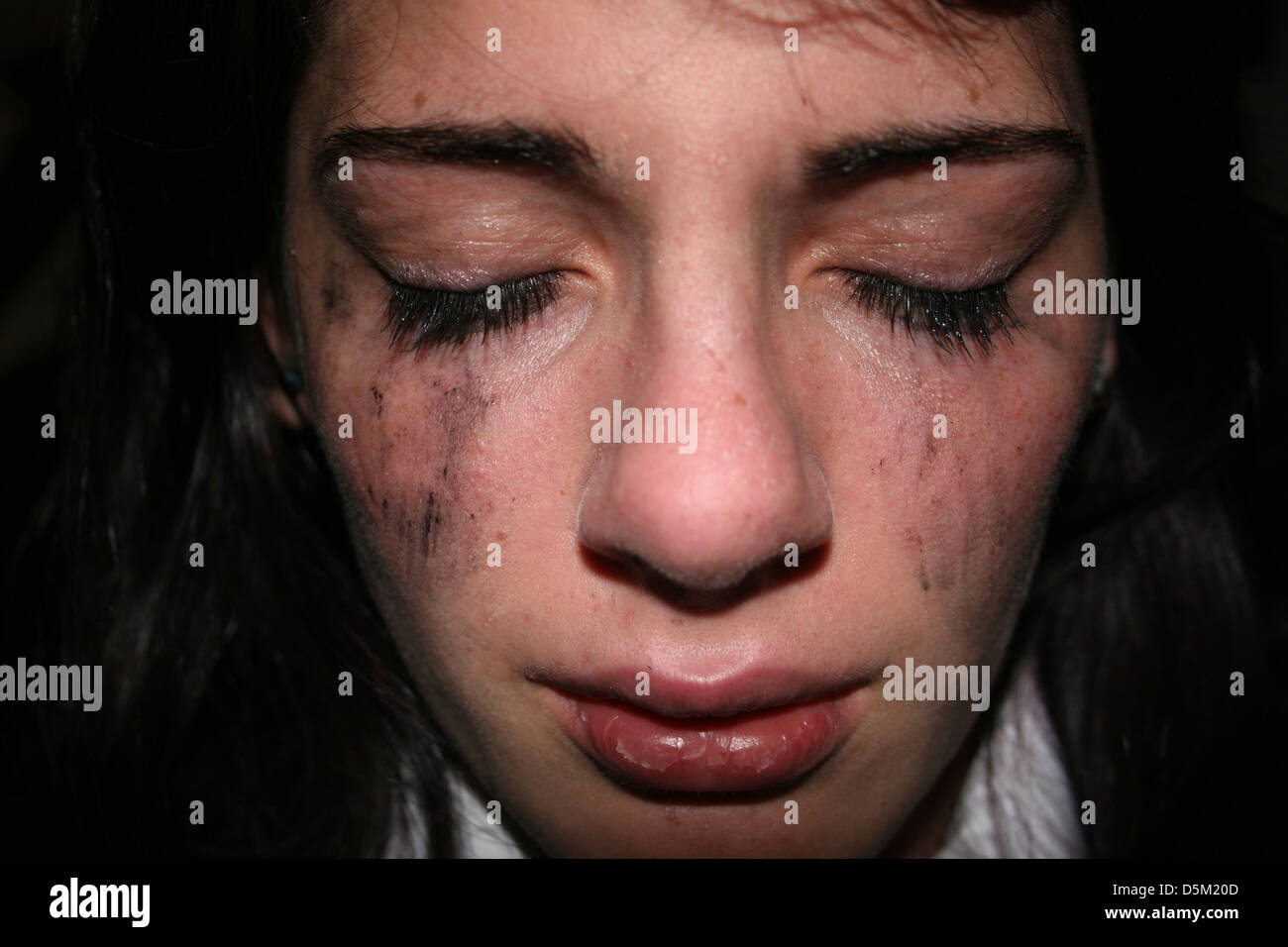 Tears running down face hires stock photography and images Alamy