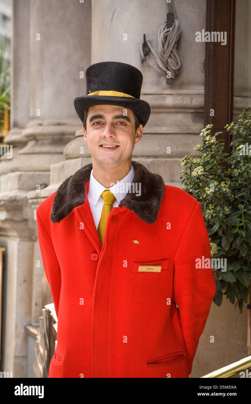 London Uk Luxury Hotel Doorman Stock Photo 55154354 Alamy