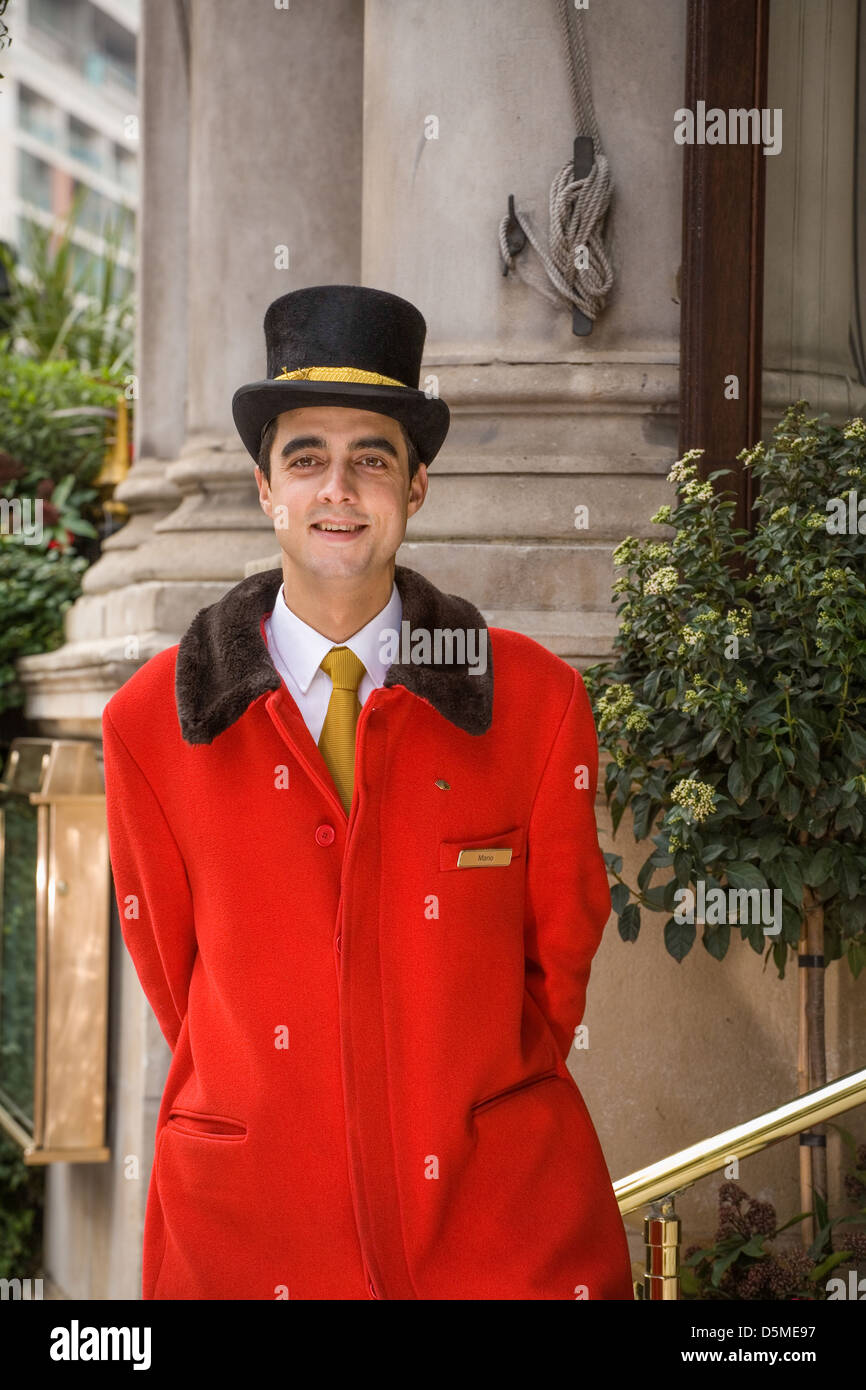 London Uk Luxury Hotel Doorman Stock Photo 55154659 Alamy