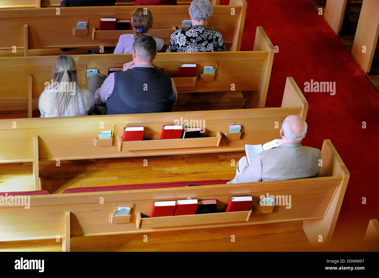Senior couple bible hires stock photography and images Alamy
