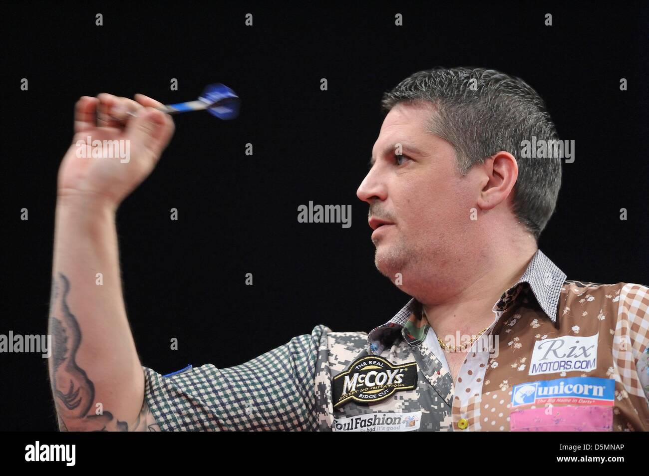 Gary anderson darts hi-res stock photography and images - Alamy
