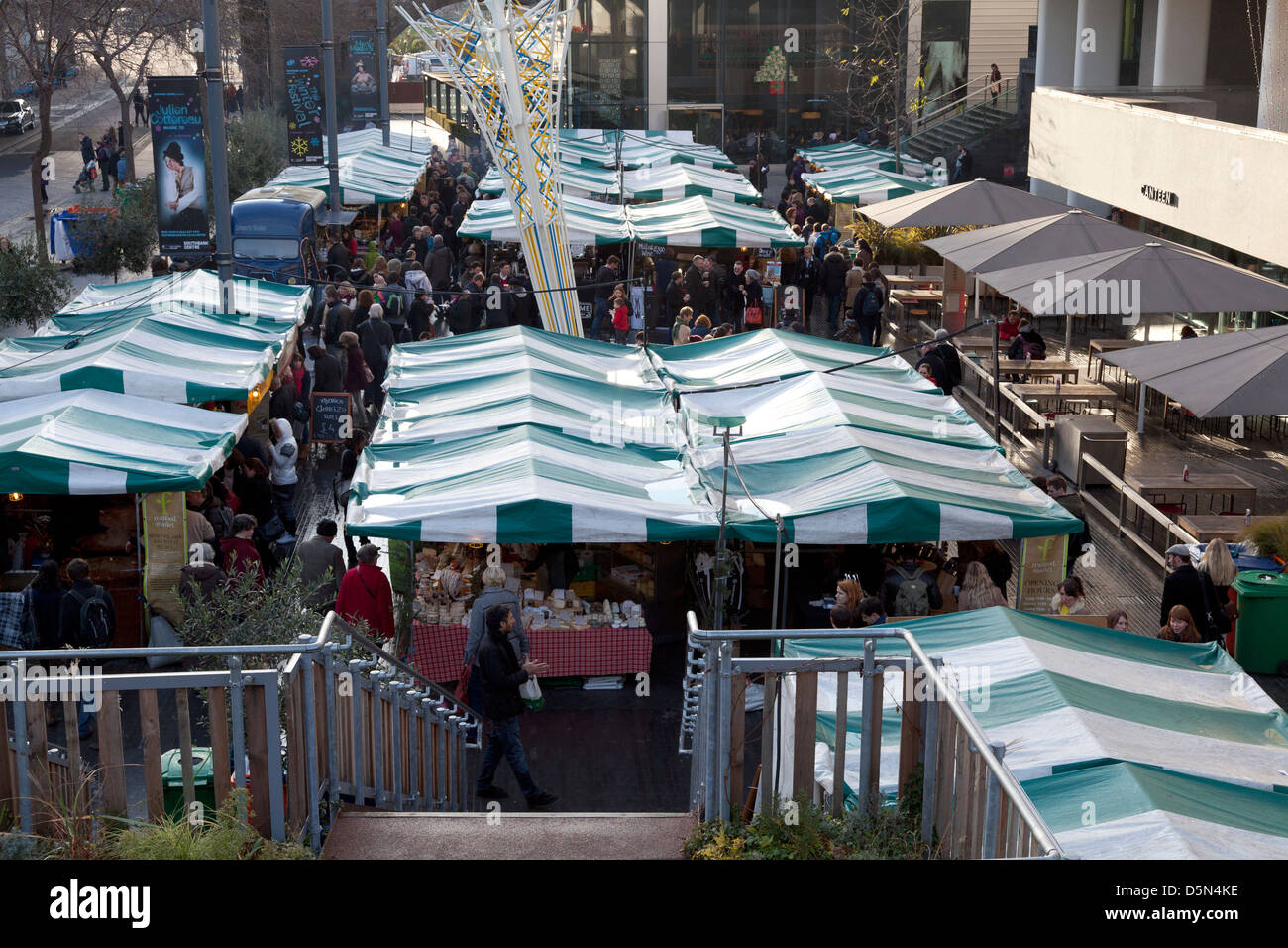 Real food market hi-res stock photography and images - Alamy