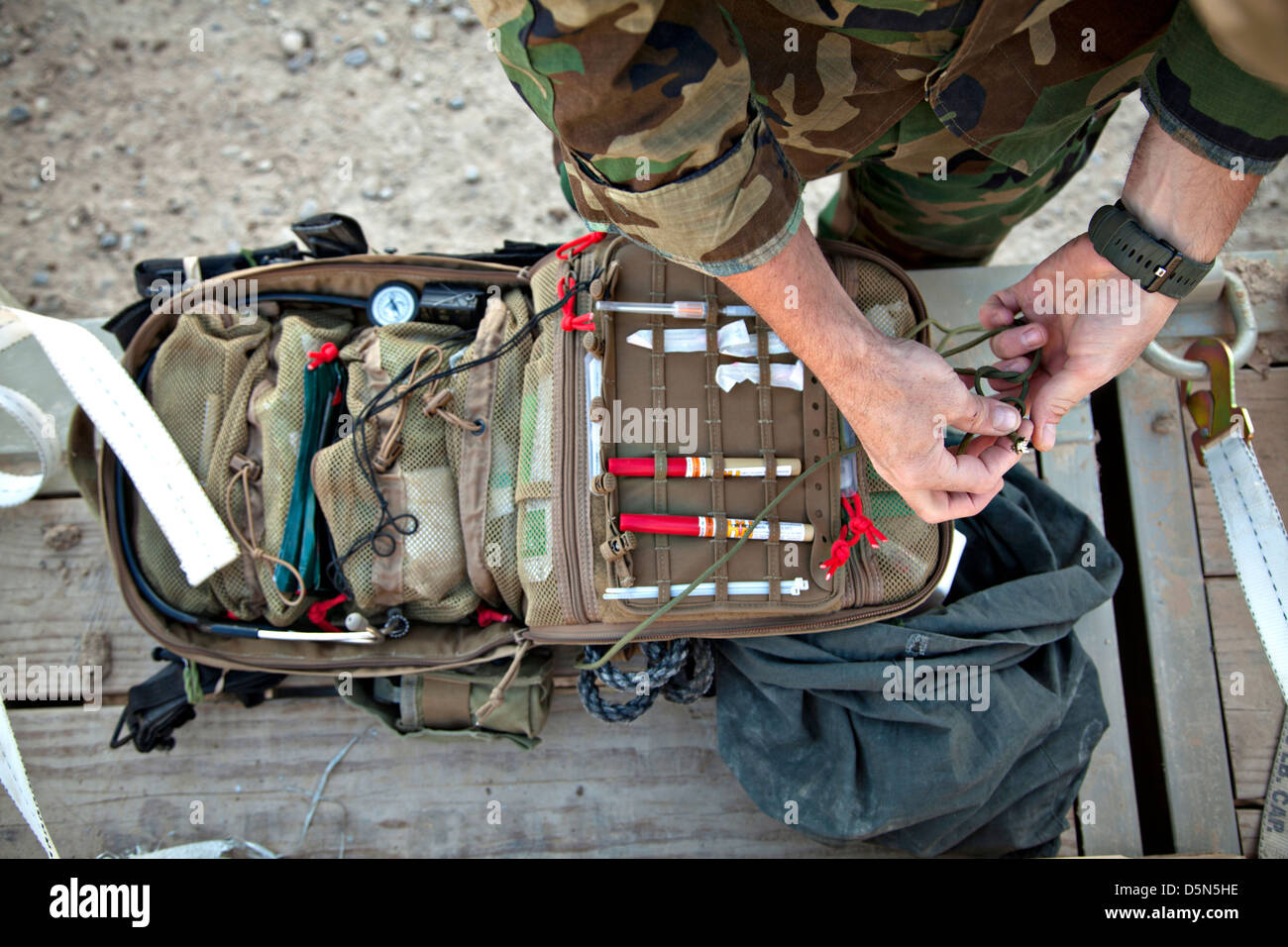 Military medical bag hi-res stock photography and images - Alamy