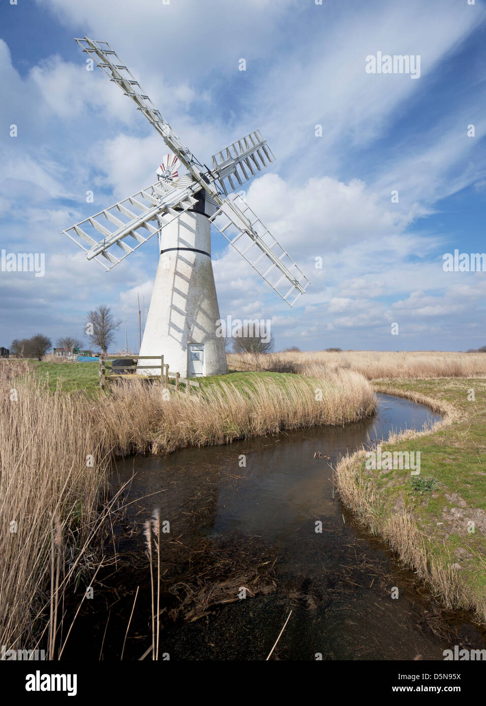 Thurne Dyke Dranage Mill in the village of Thurne, The Broads National Park, Norfolk, England, UK Stock Photo