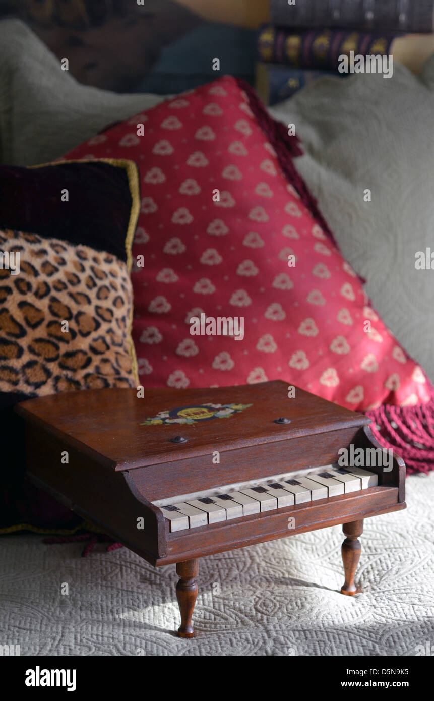 Player piano hi res stock photography and images Alamy