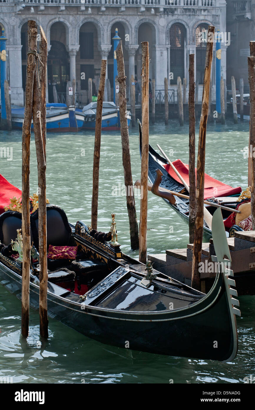 Gondolas cruise hi-res stock photography and images - Alamy