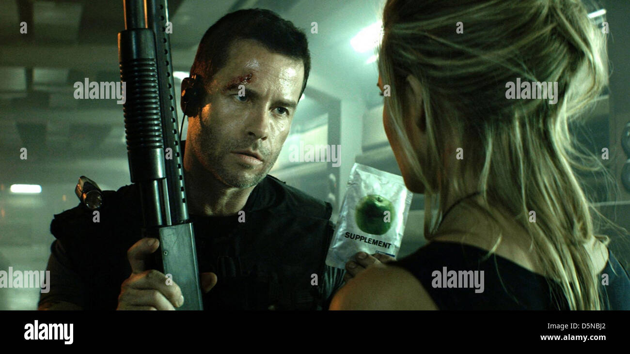 LOCKOUT 2012 Europa Corp film with Guy Pearce as Snow and Maggie Grace as Emilie Stock Photo