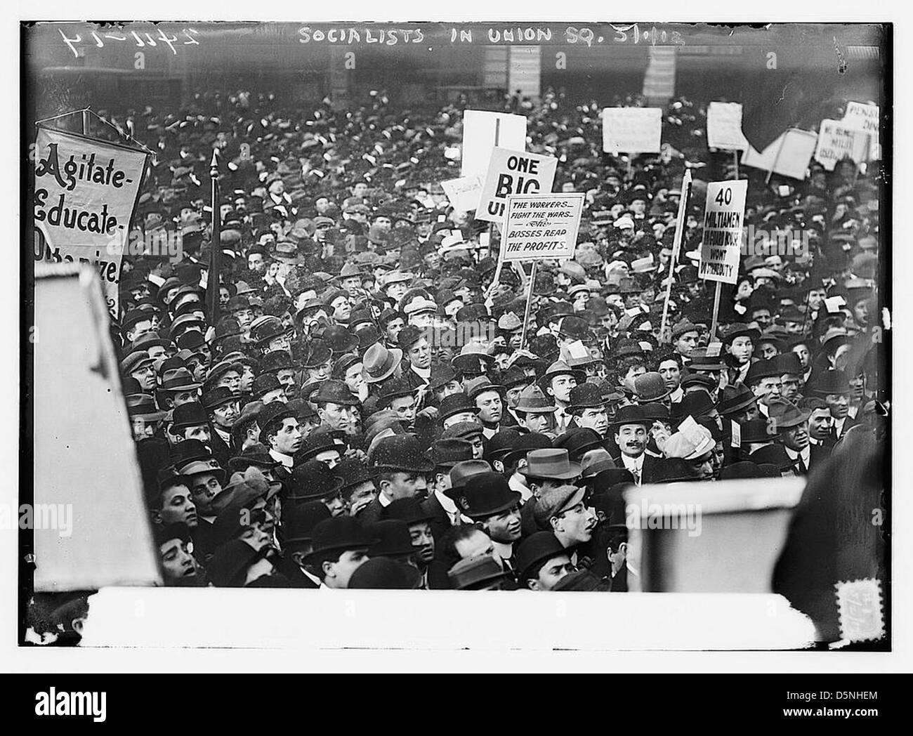 Crowd and signs image Black and White Stock Photos & Images - Alamy