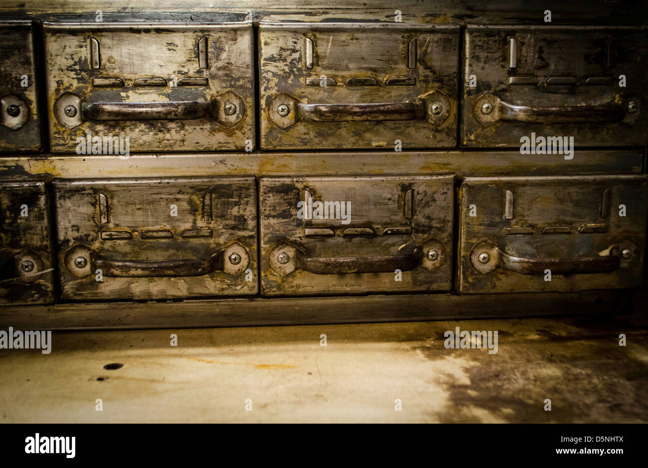 File cabinet and old hi res stock photography and images Alamy